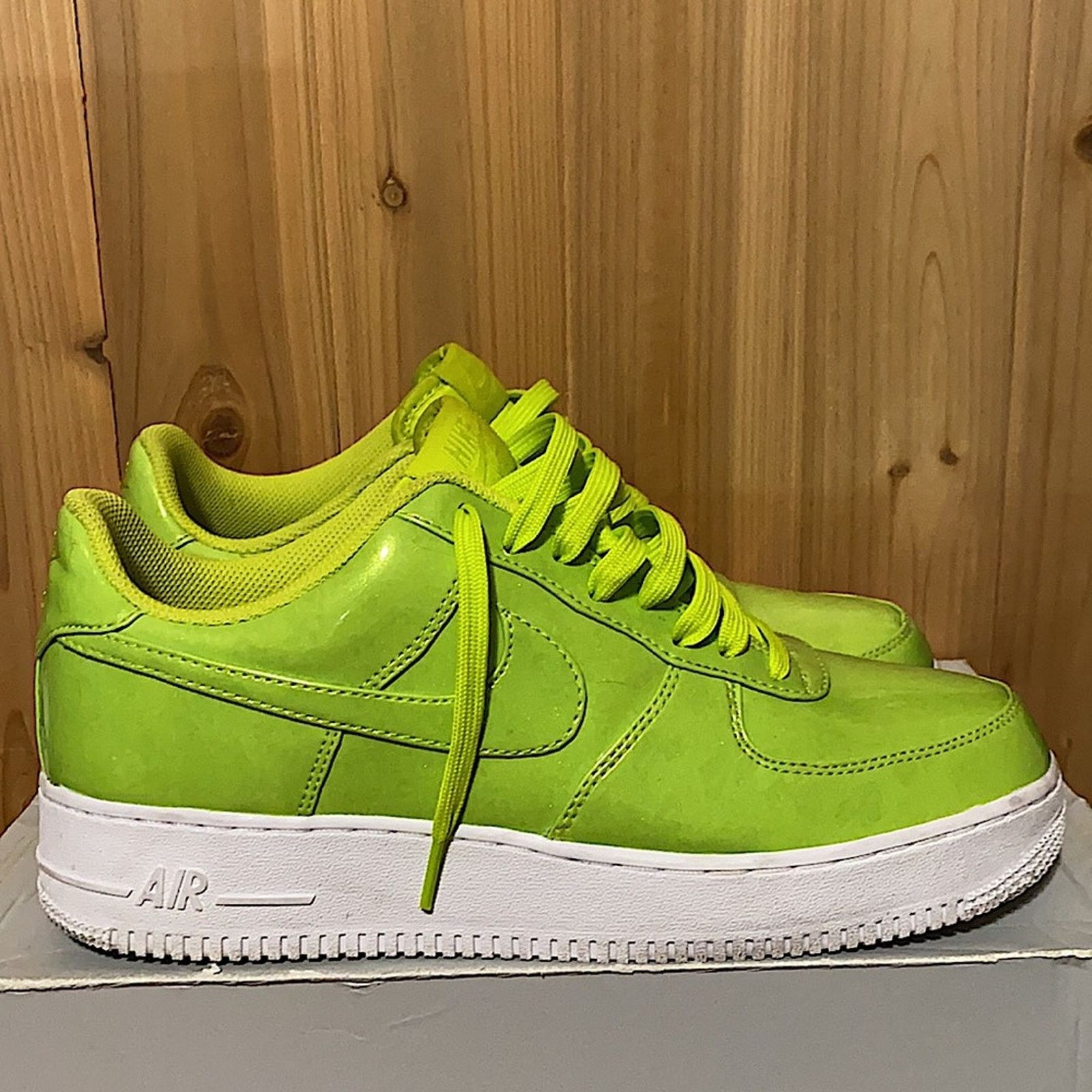 Nike 2018 Nike Air Force 1 UV Cyber Size US 9.5 / EU 42-43 - 2 Thumbnail