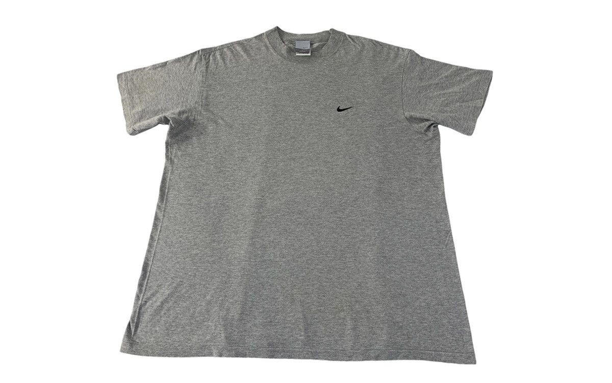 Nike 90s Nike Swoosh Minimalist Plain Design Printed Tee Size US L / EU 52-54 / 3 - 1 Thumbnail