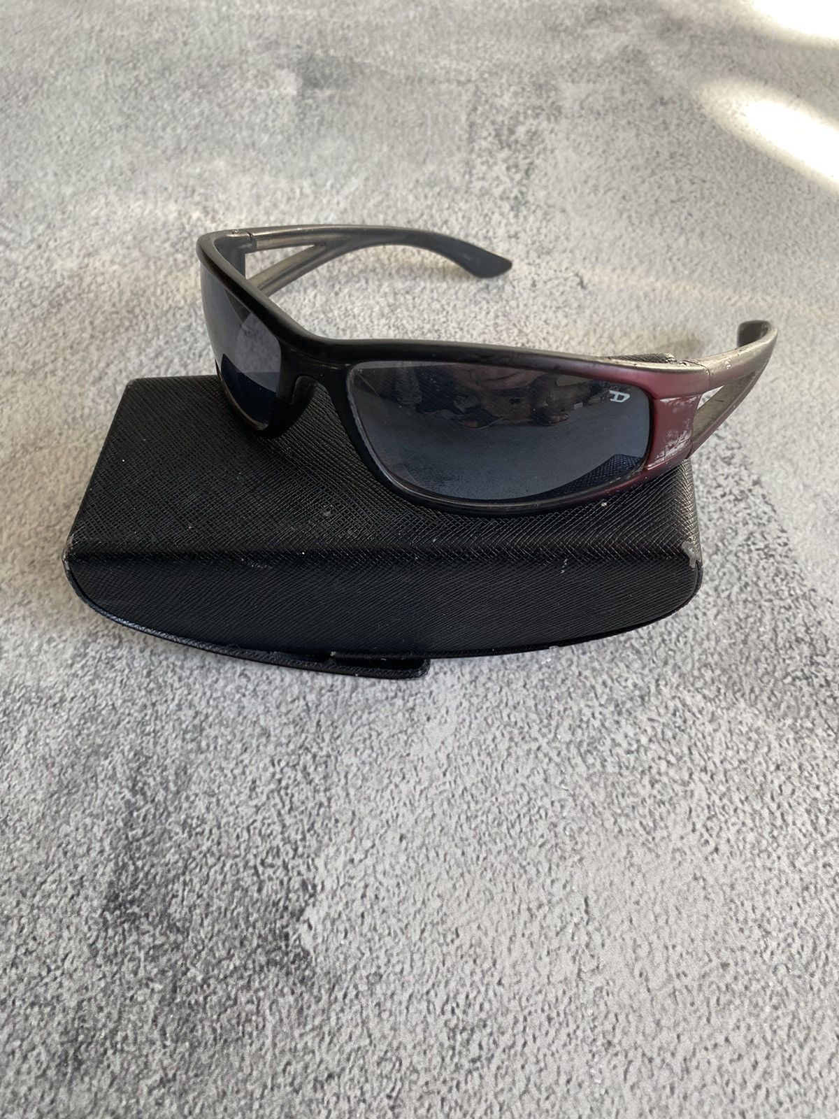Diesel × Vintage Vintage Diesel style distressed futuristic sunglasses Size ONE SIZE - 1 Thumbnail