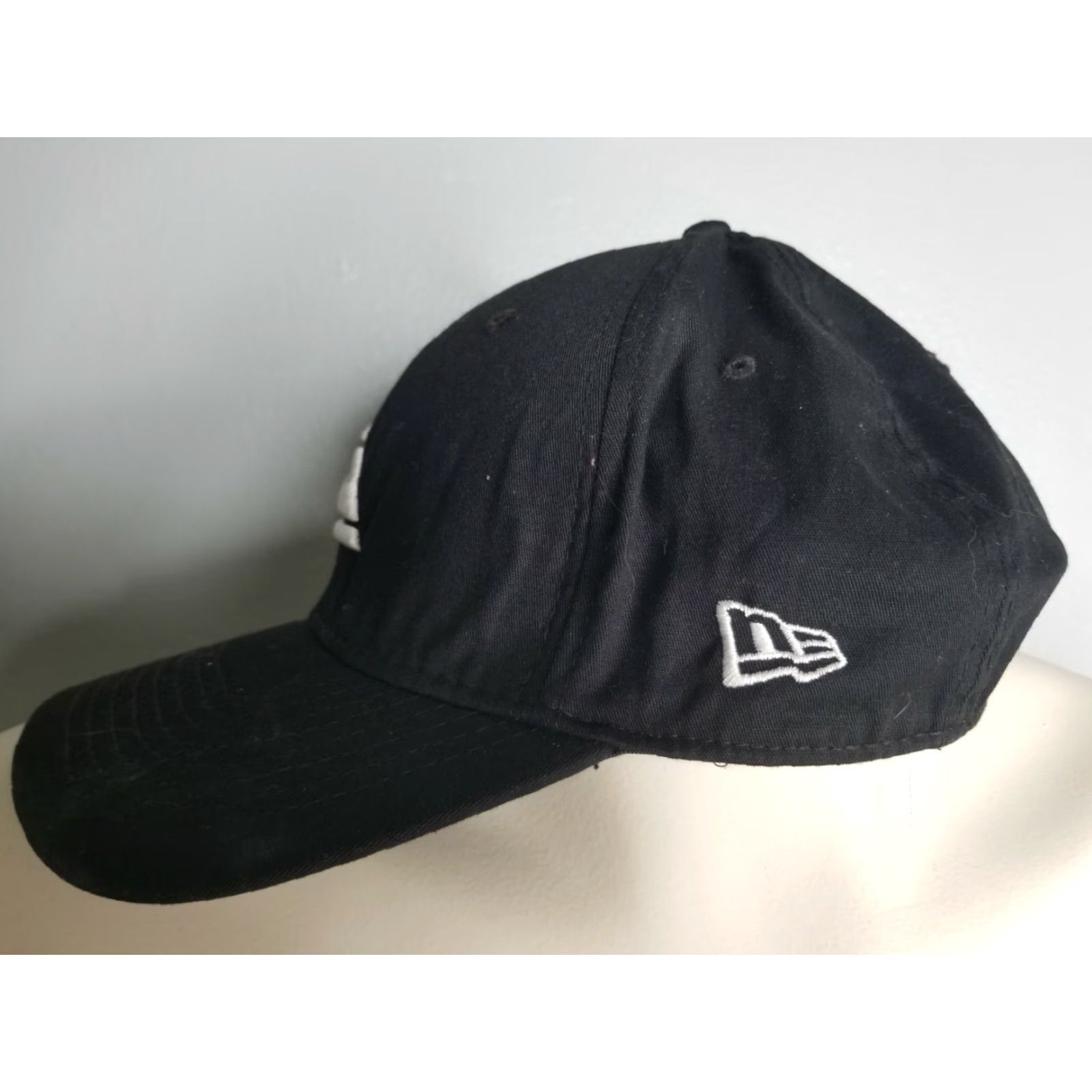 New Era New Era 39Thirty Cap Baseball Hat Black White Logo Fitted S/M Mens Adult Size M Black Logo 90s Style Size ONE SIZE - 5 Thumbnail
