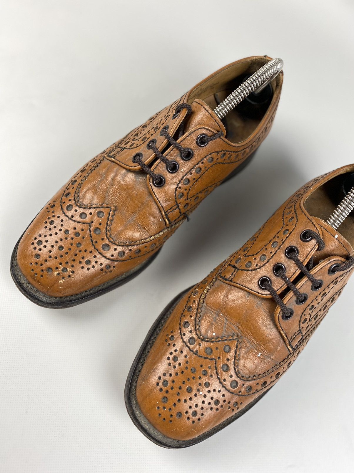Loake Loake men’s leather brogue formal shoes Size US 8 / EU 41 - 7 Thumbnail