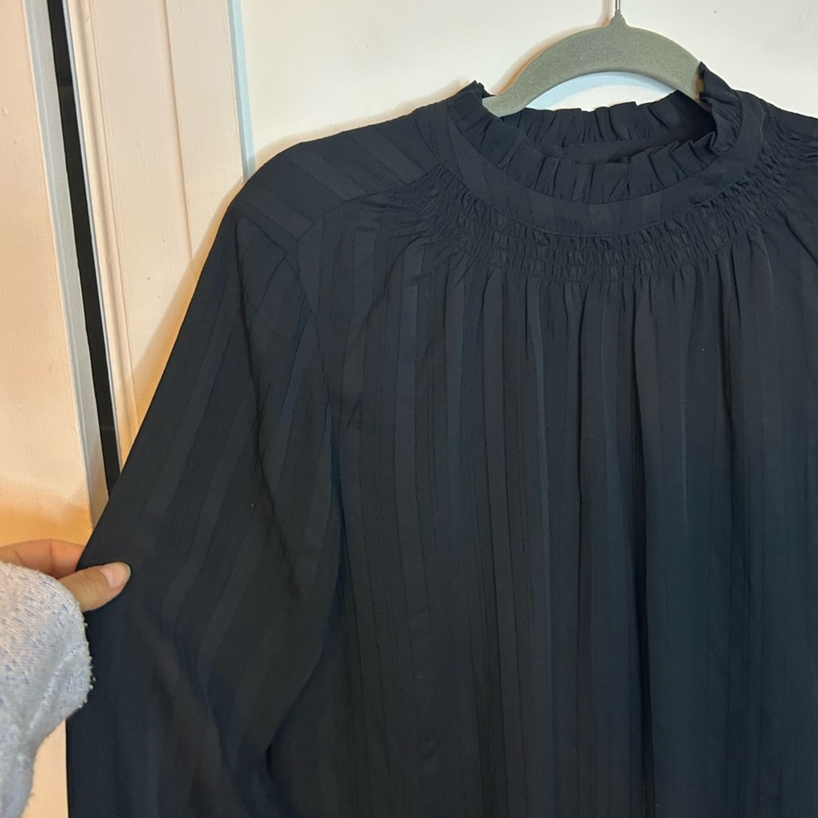 Ann Taylor Nwt Ann Taylor Black High Neck Peasant Blouse Size S / US 4 / IT 40 - 4 Thumbnail