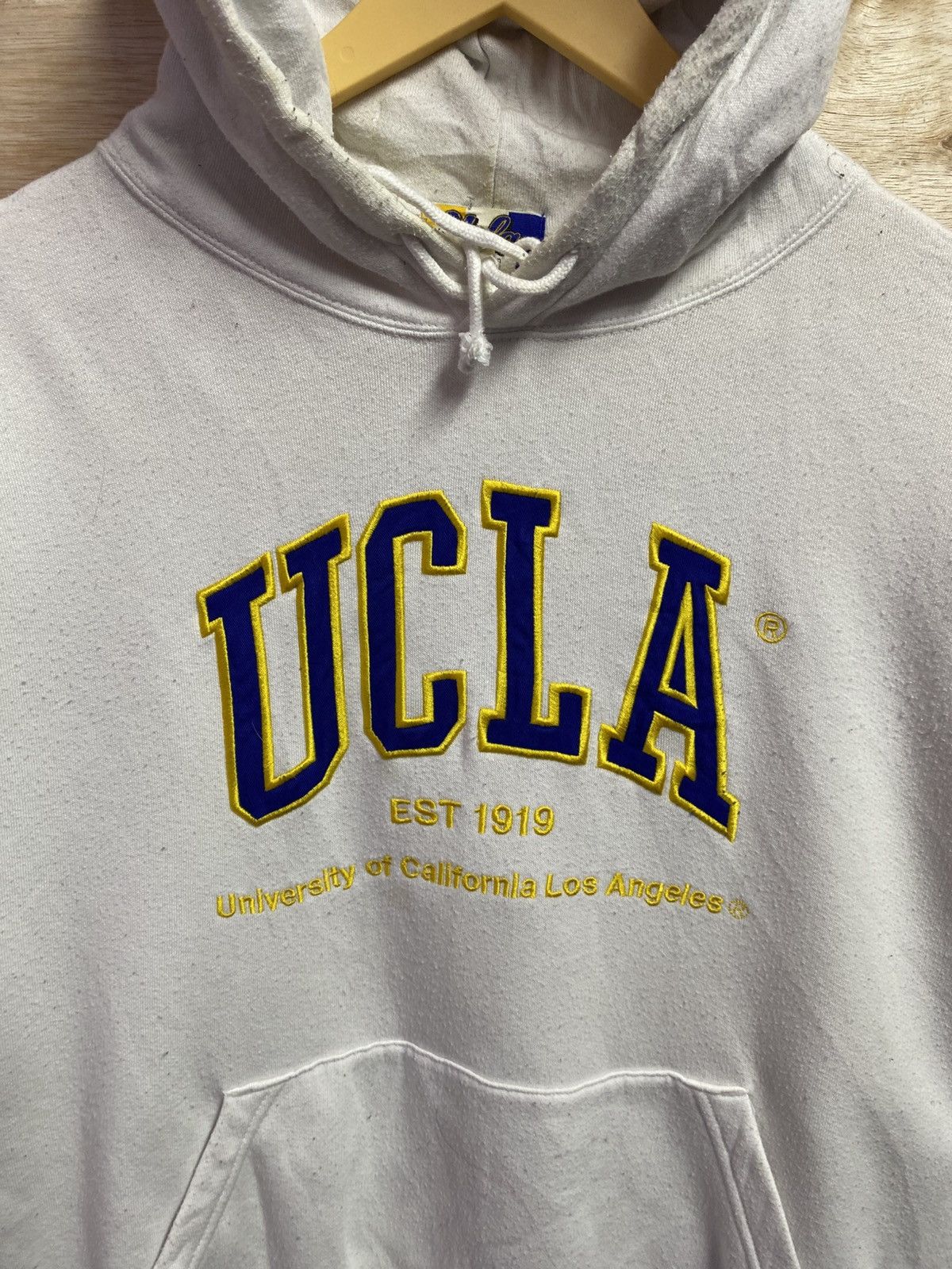 Other vintage white UCLA Bruins hoodie. Size US XL / EU 56 / 4 - 2 Thumbnail