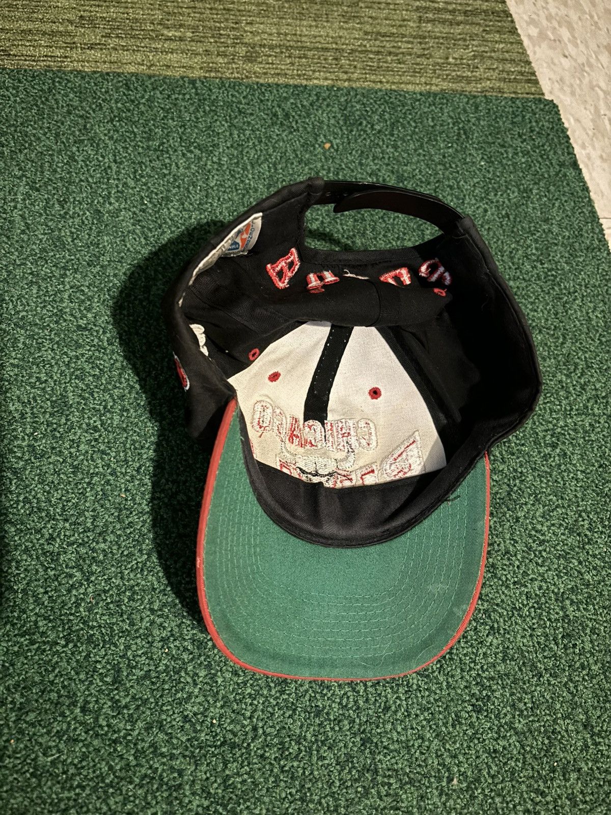 NBA × Vintage Vintage NBA Chicago Bulls The G Cap Strapback Size ONE SIZE - 4 Thumbnail