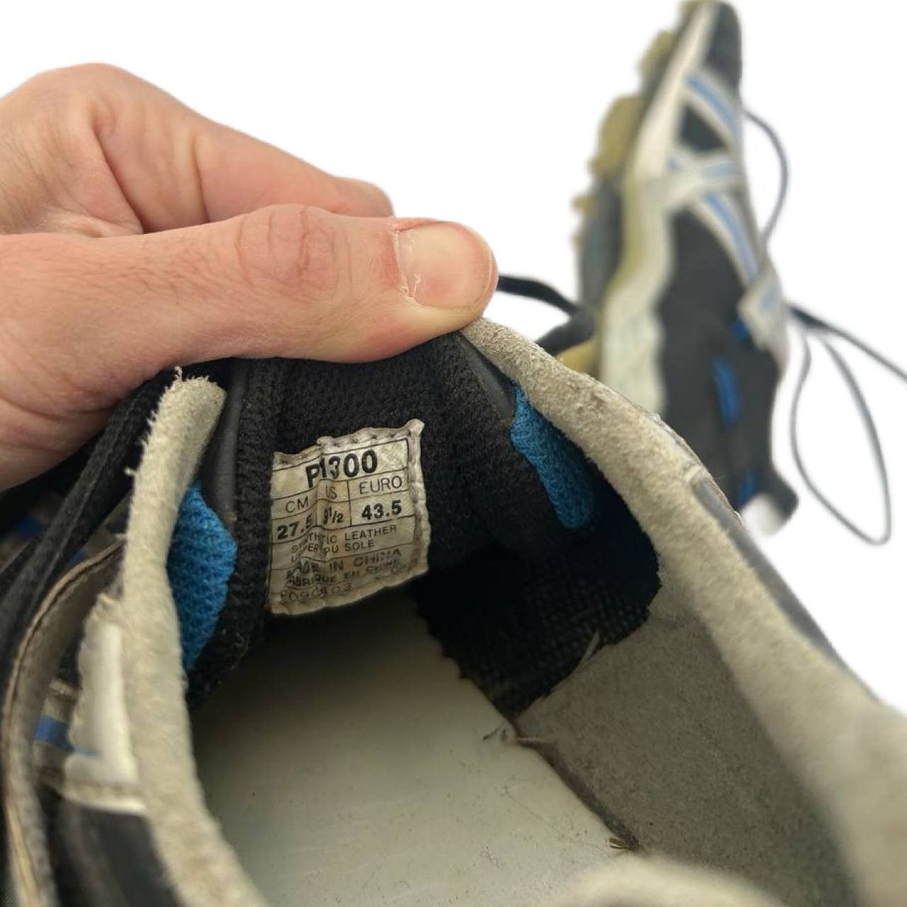 Asics Asics VTG sneaker #1374 Size US 9.5 / EU 42-43 - 2 Thumbnail