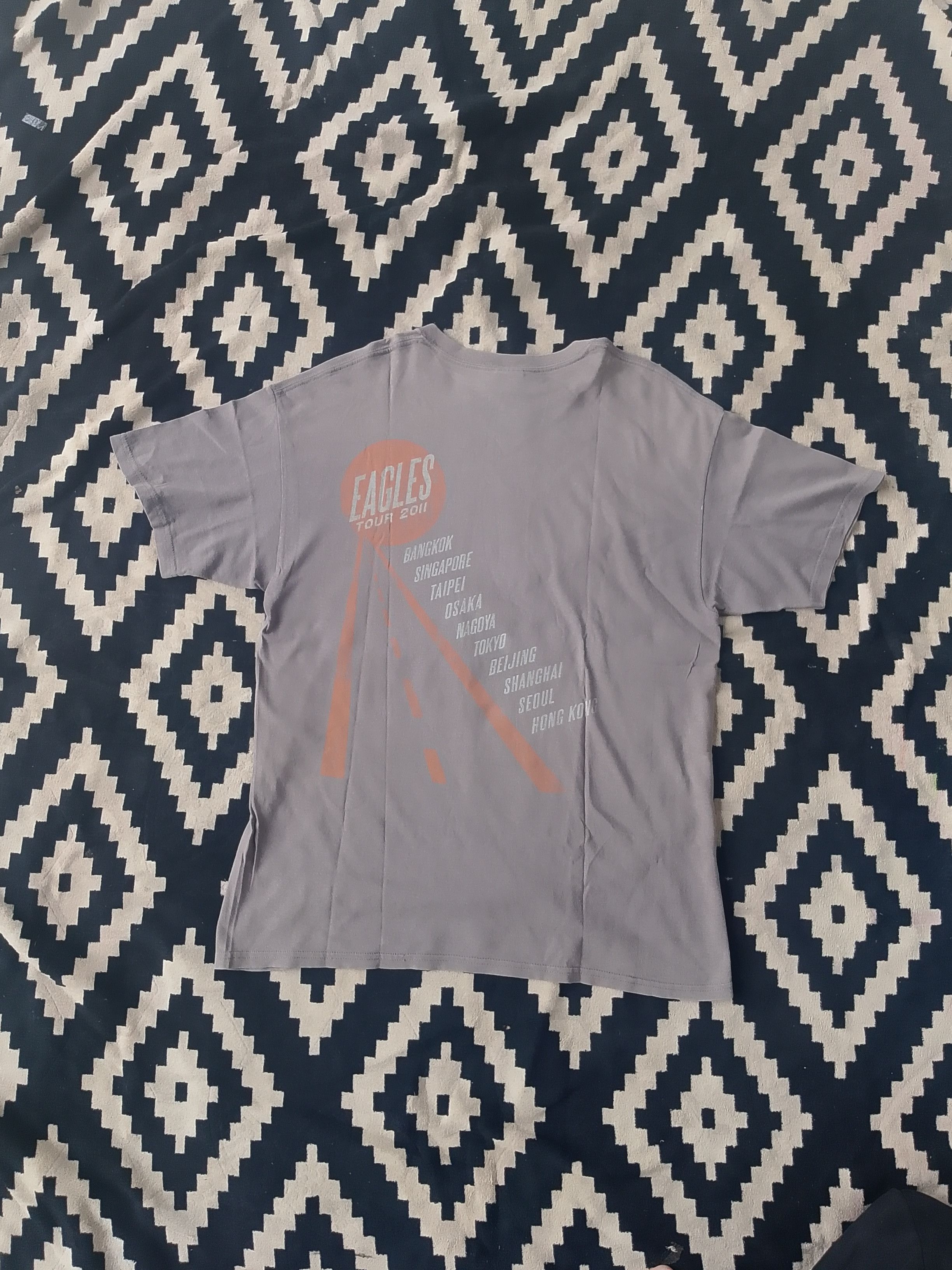 Band Tees Authentic 2011 Eagles Band Merch Asian Tour Size US L / EU 52-54 / 3 - 5 Thumbnail