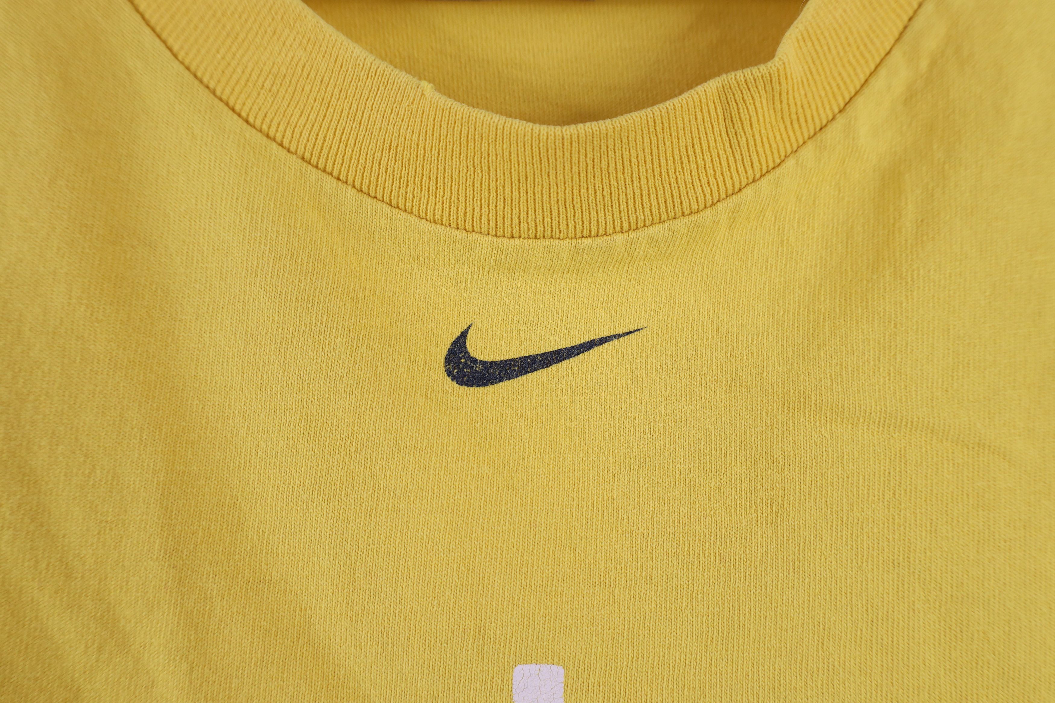 Nike × Vintage Vintage Nike University of Michigan Basketball T-Shirt Size US S / EU 44-46 / 1 - 5 Thumbnail