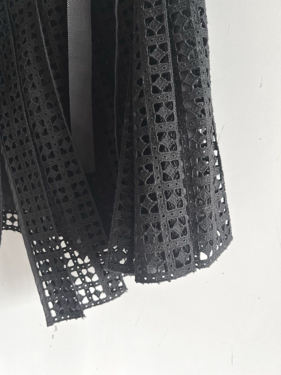 Sacai Sacai - Lace Pleated Apron Wrap Skirts Black Size 28" / US 6 / IT 42 - 5 Thumbnail