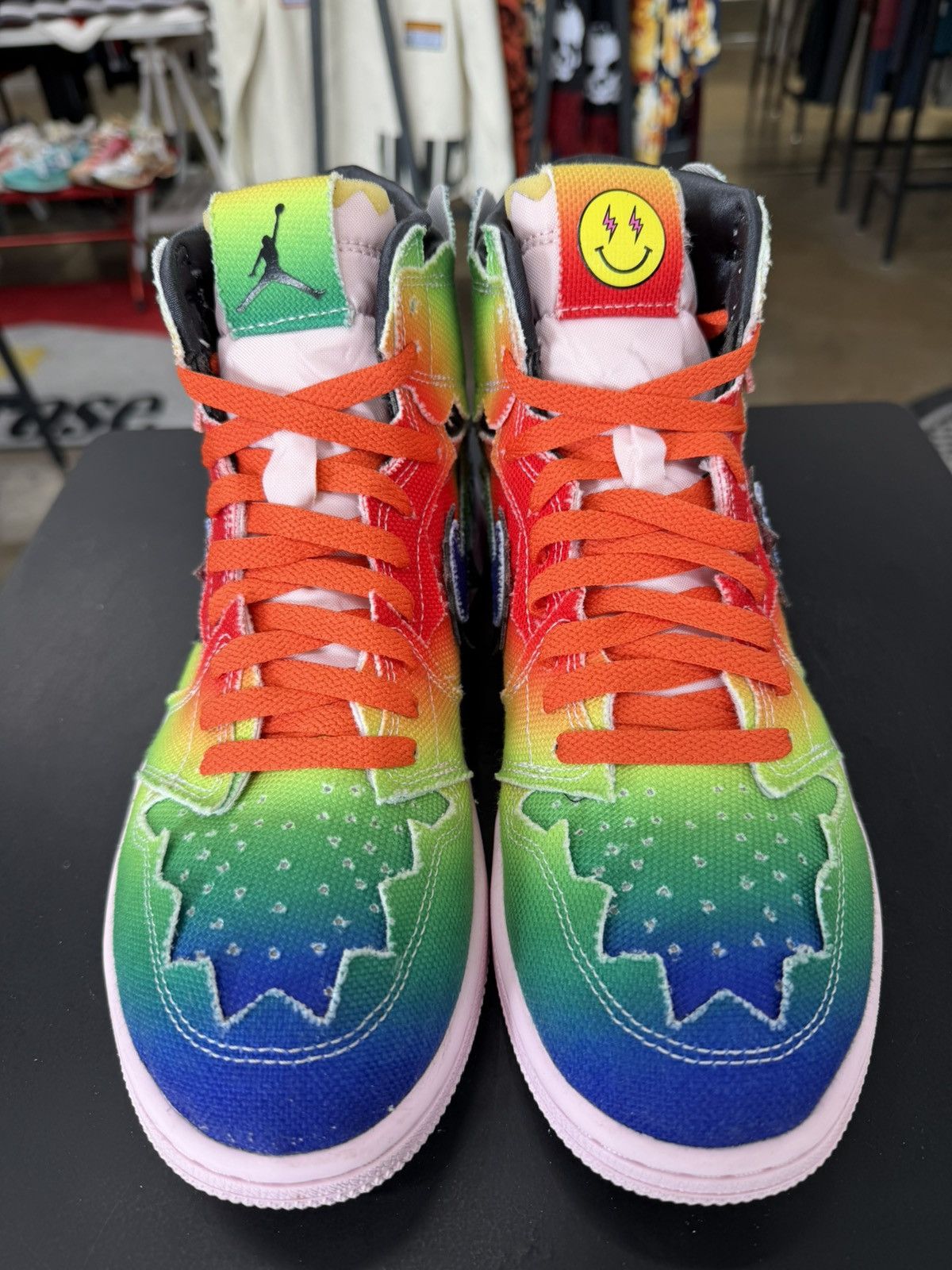 J Balvin × Jordan Brand Jordan 1 J Balvin Size 9 (2020) Size US 9 / EU 42 - 2 Thumbnail