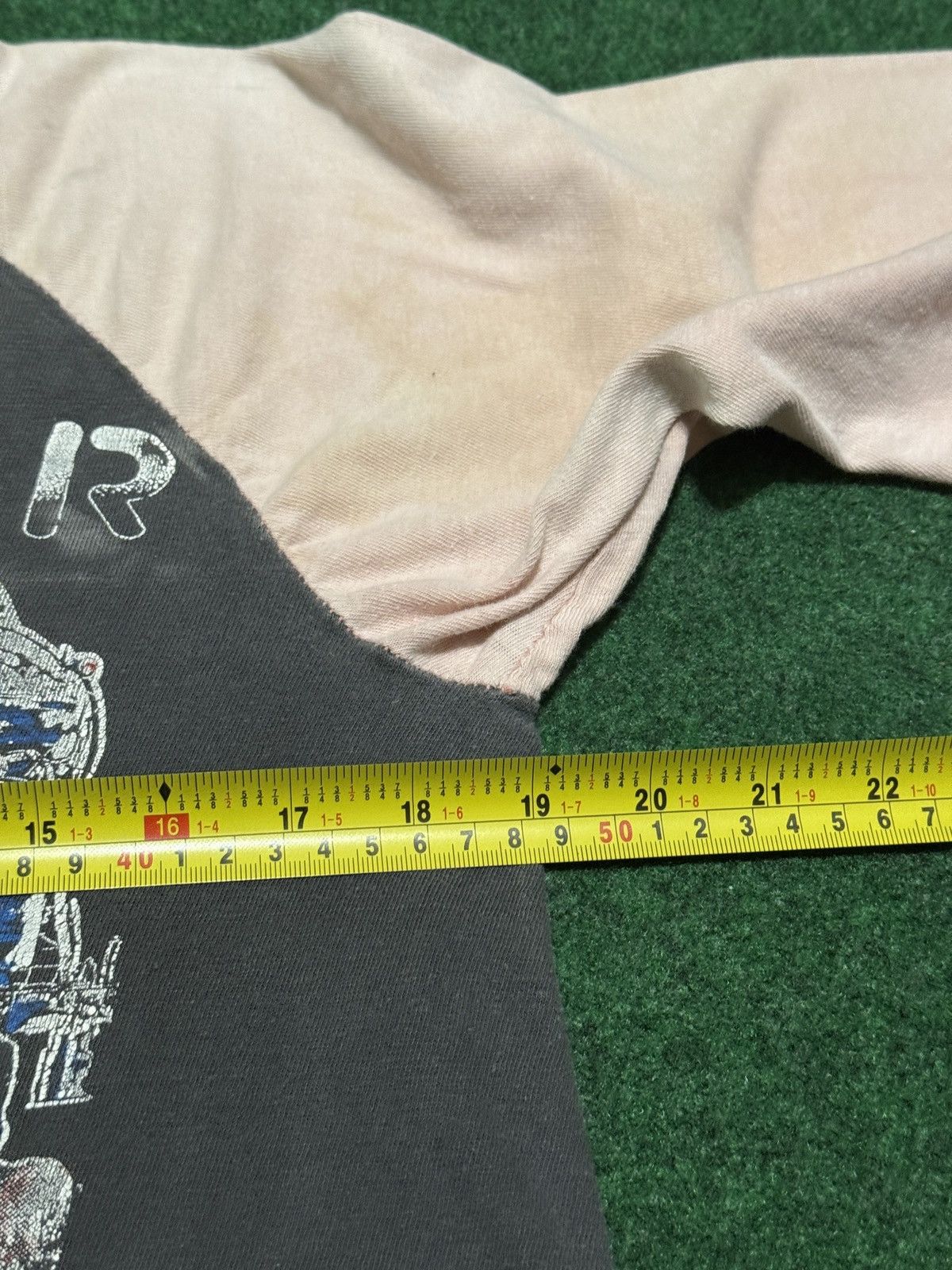 Band Tees Foreigner Vintage Raglan Concert 70s 80s 19x22 Band T Shirt Size US XS / EU 42 / 0 - 6 Thumbnail