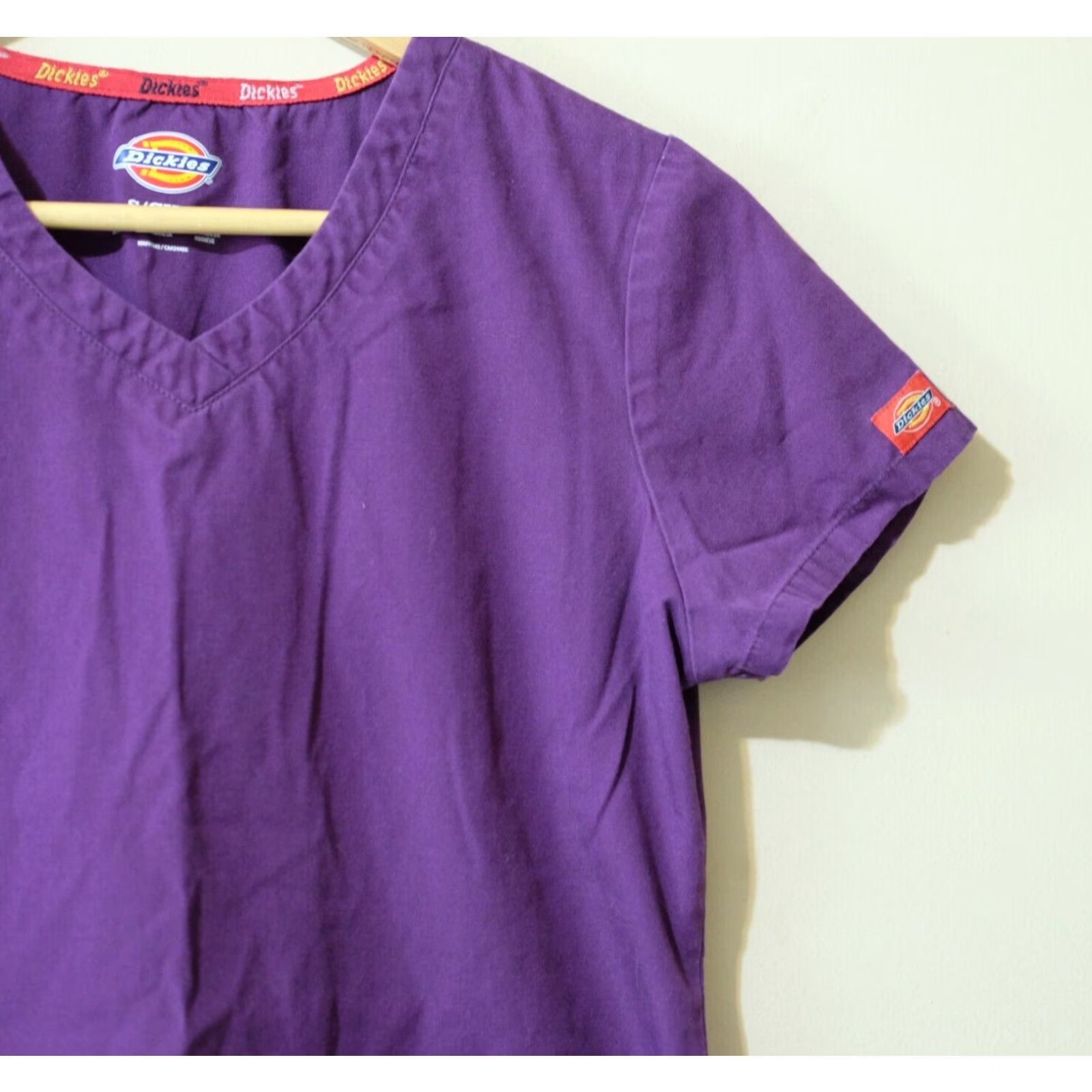 Dickies Dickies Scrub Top Purple V-Neck Size S Womens Eggplant 85906 Medical Shirt Size US S / EU 44-46 / 1 - 3 Thumbnail