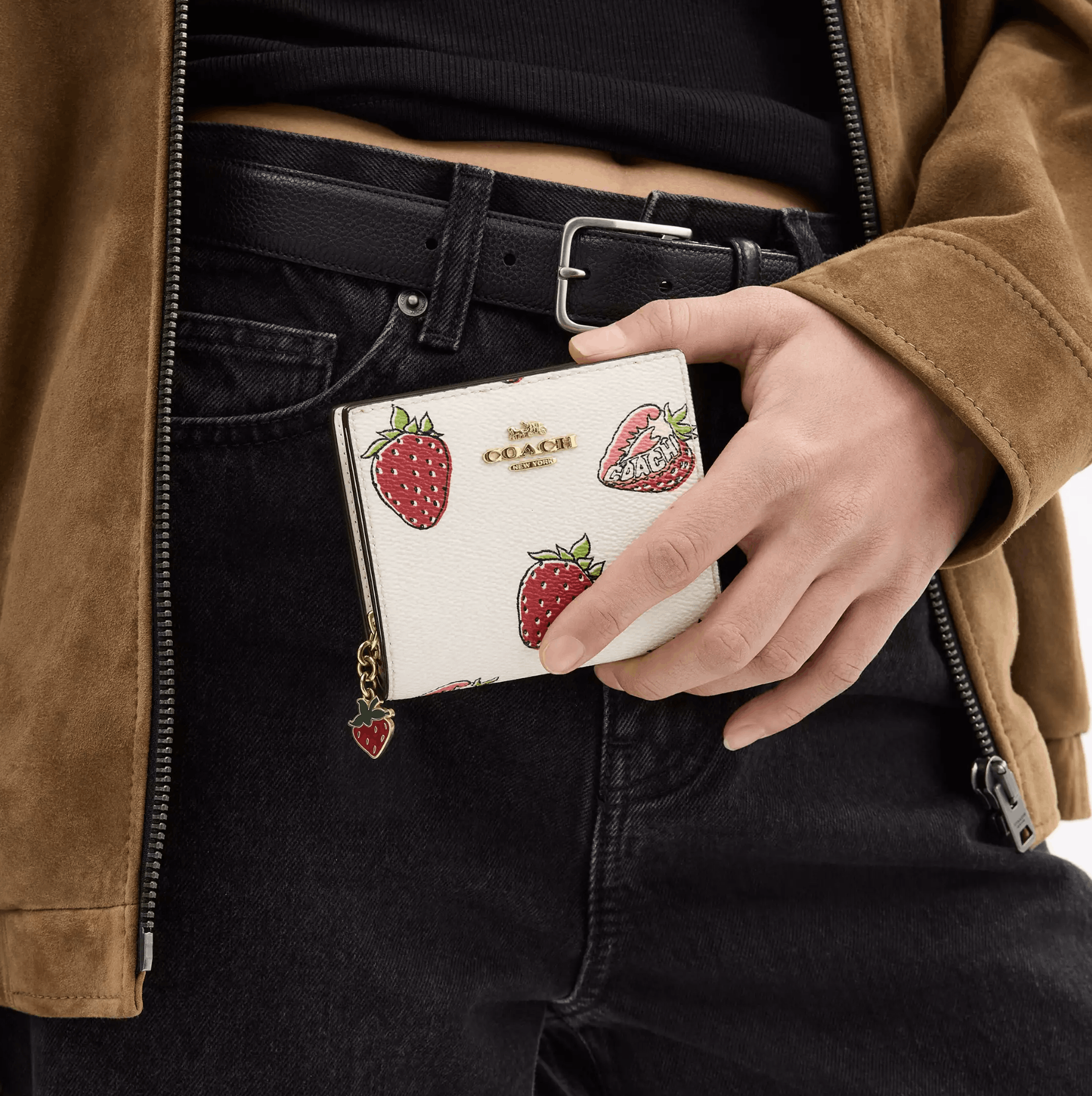 Coach Snap Wallet With Strawberry Print CAP18 Size ONE SIZE - 4 Thumbnail
