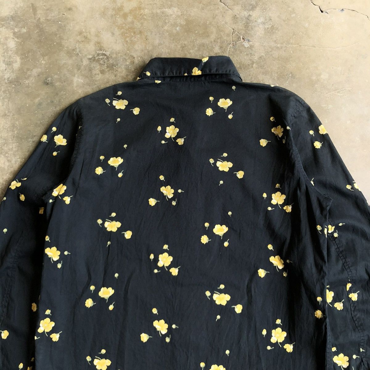 agnes b. 🇯🇵Vintage agnes b. Paris Flowers Button Up Shirt Luxury Black Size US S / EU 44-46 / 1 - 7 Thumbnail