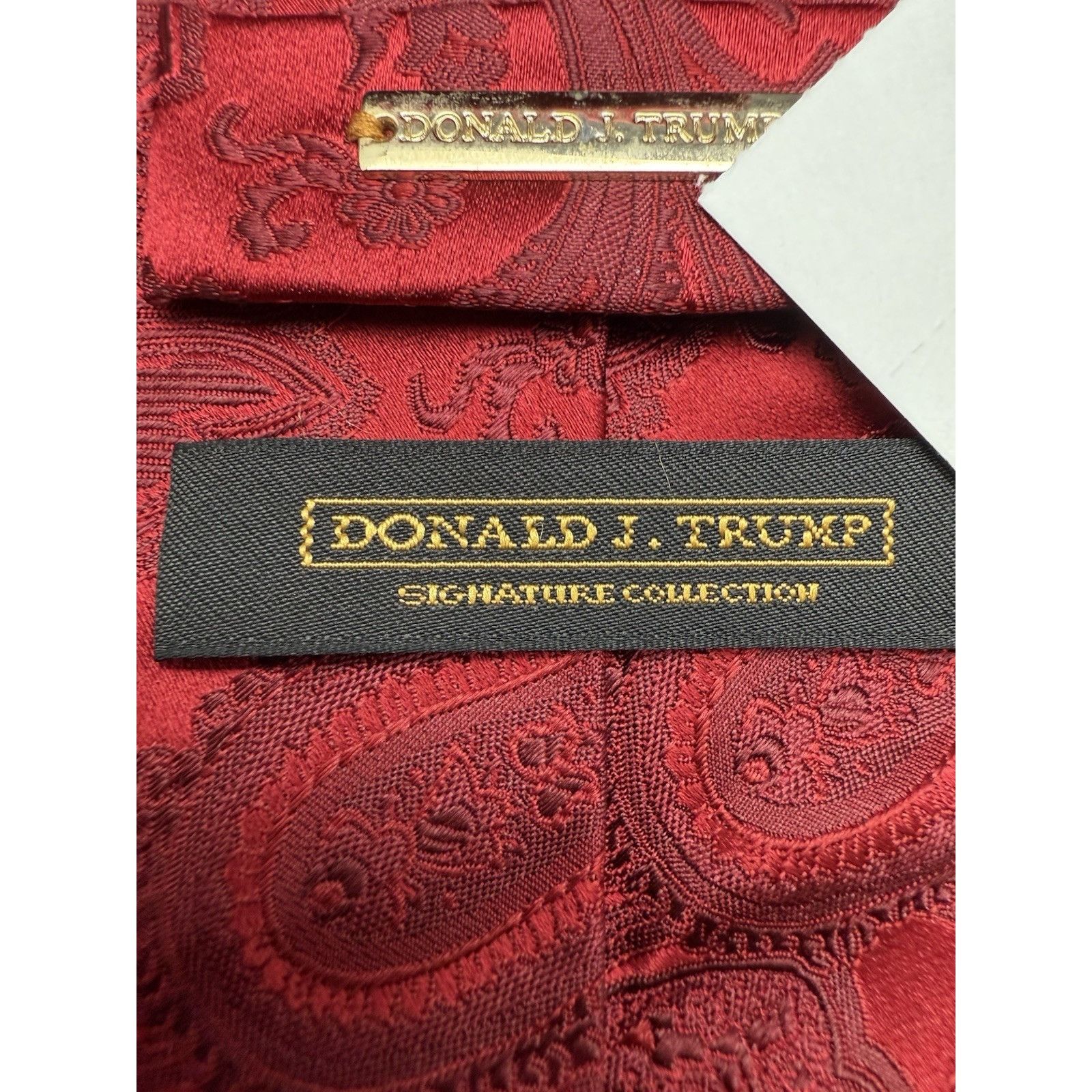 Donald Trump DONALD J. TRUMP MEN'S TIE 100% SILK Bright Red Paisley 61” Size ONE SIZE - 4 Thumbnail