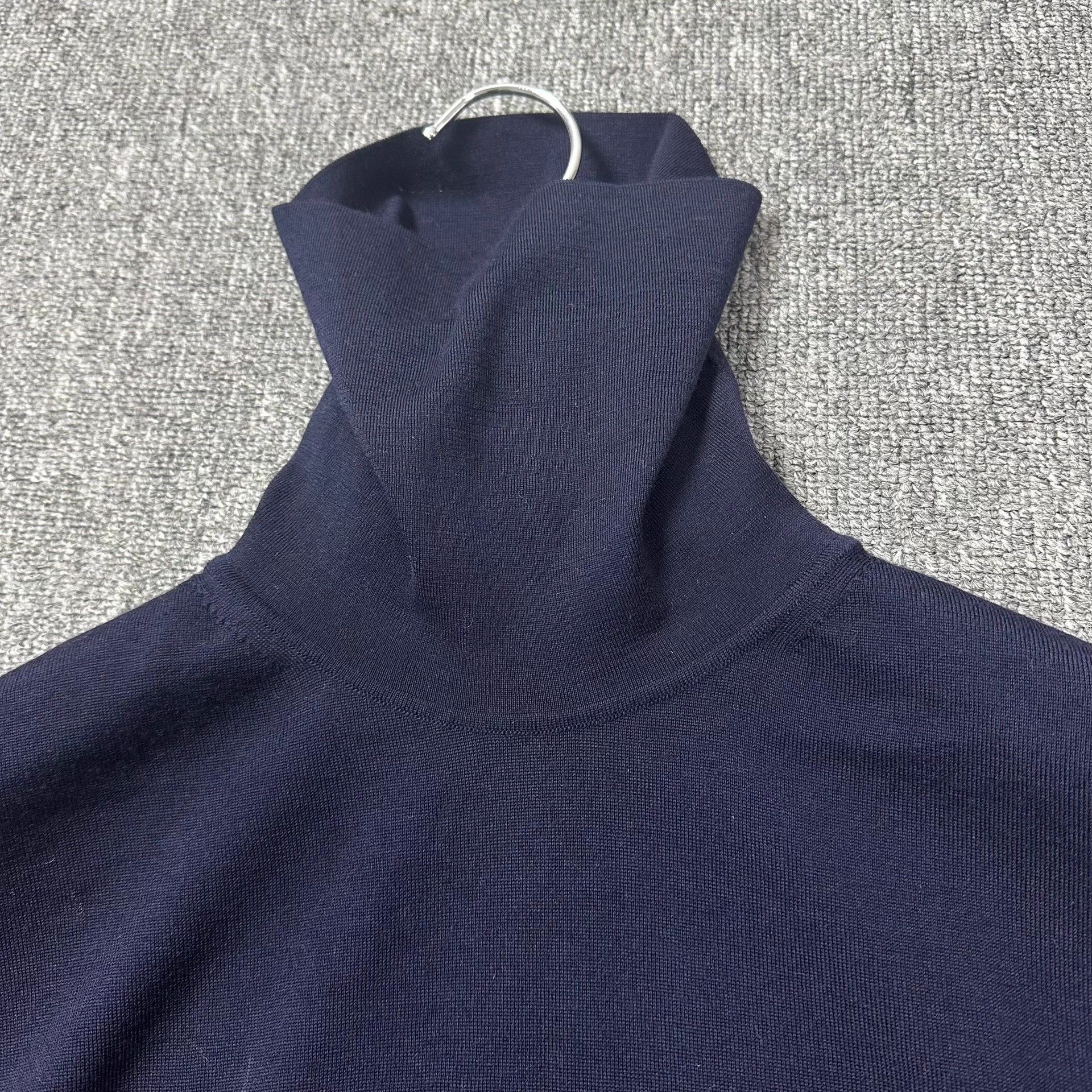 Dior Dior Navy Blue 100% Wool Collared Bee Sweater L Size US L / EU 52-54 / 3 - 3 Thumbnail