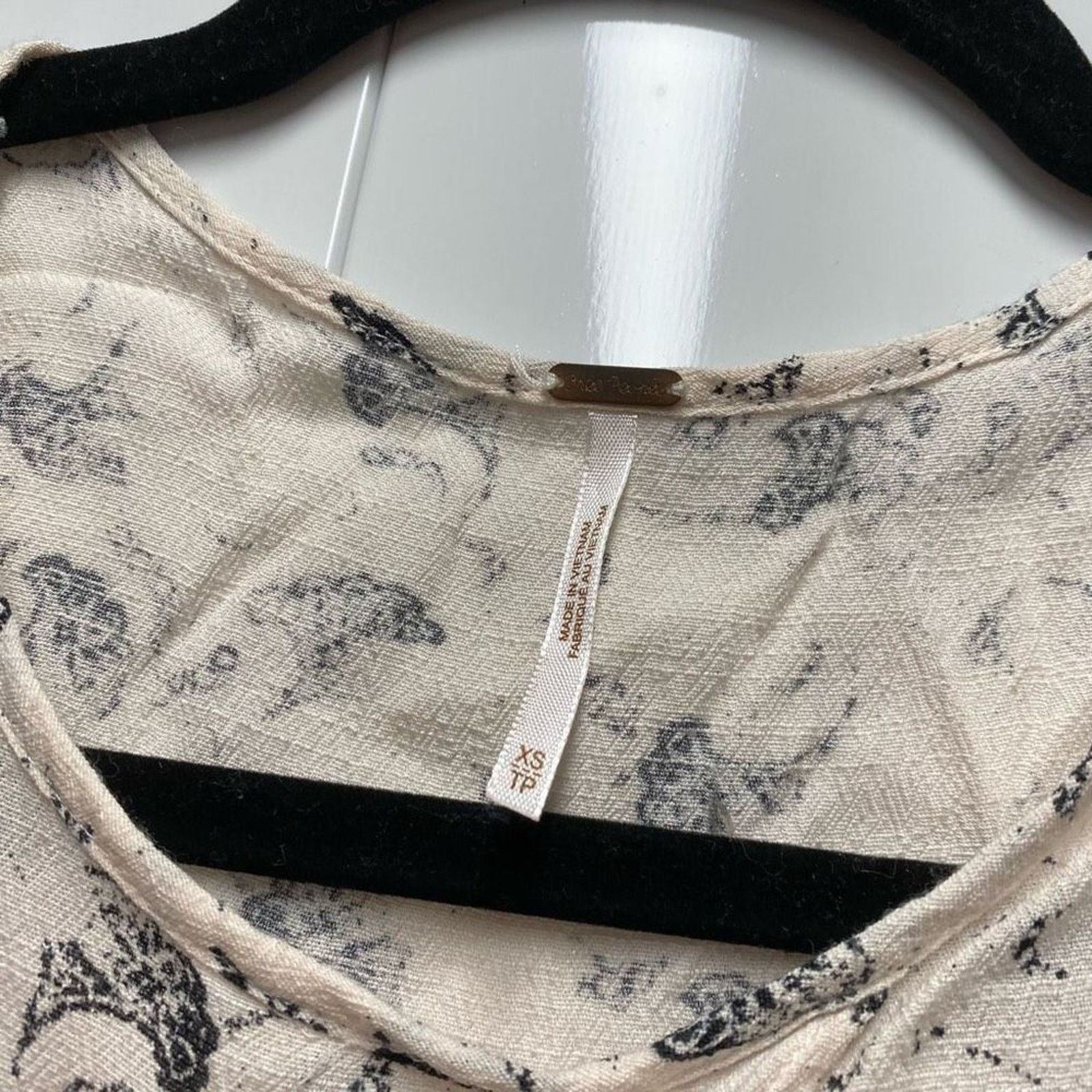 Free People Free People Crinkle Printed Look Through Top in Tea XS, $68 Size XS / US 0-2 / IT 36-38 - 2 Thumbnail