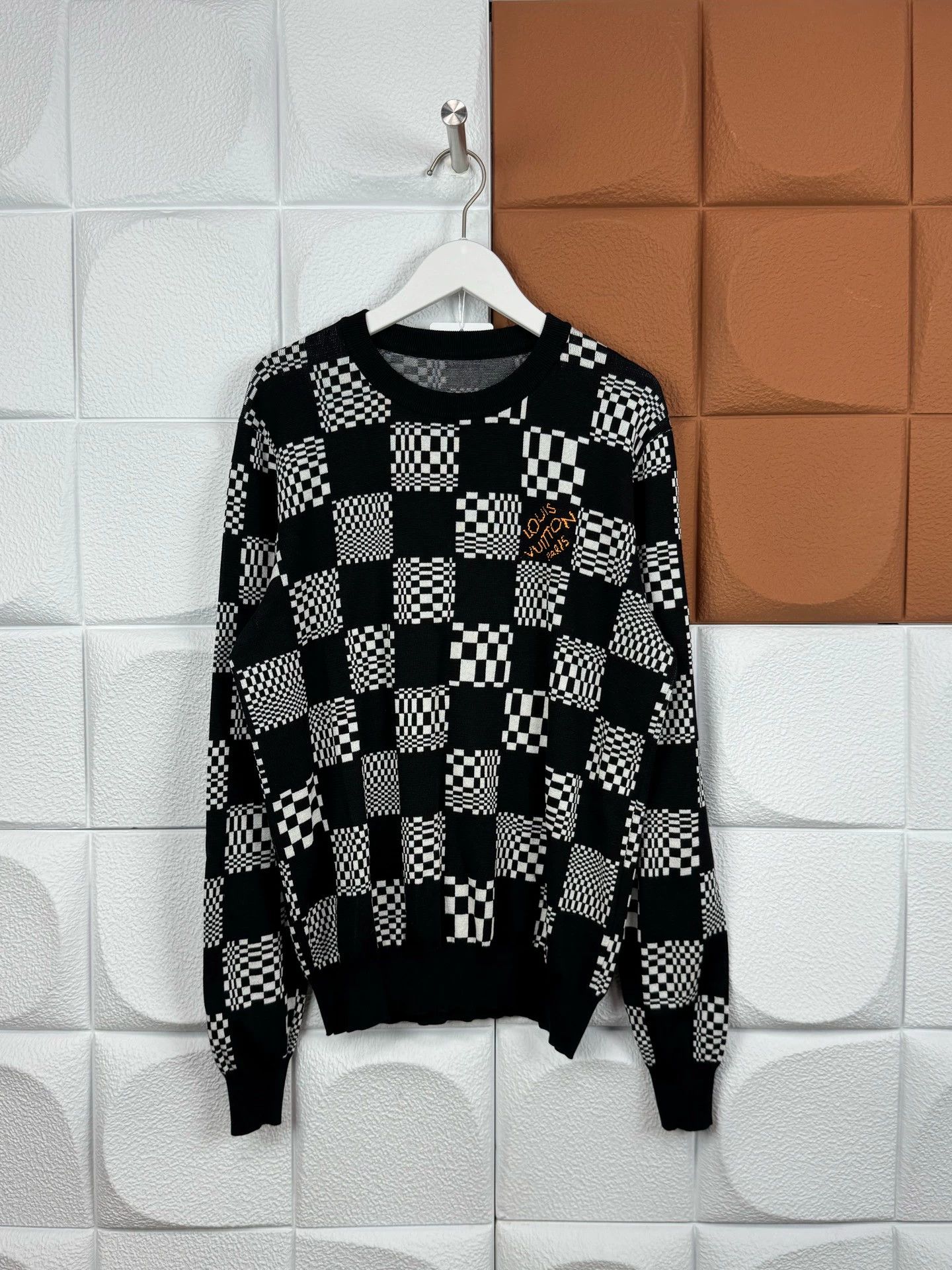 Louis Vuitton LV Black White Damier Knit Sweater S Size US S / EU 44-46 / 1 - 1 Thumbnail