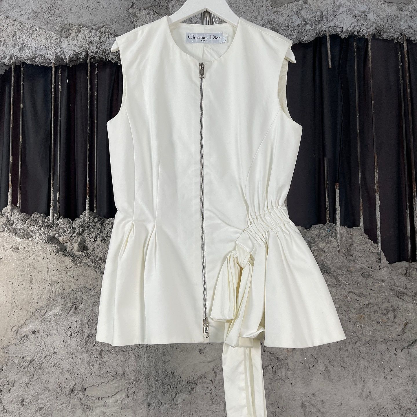 Dior Dior White Zip Front Bow Detail Vest Size 38 Size S / US 4 / IT 40 - 1 Thumbnail