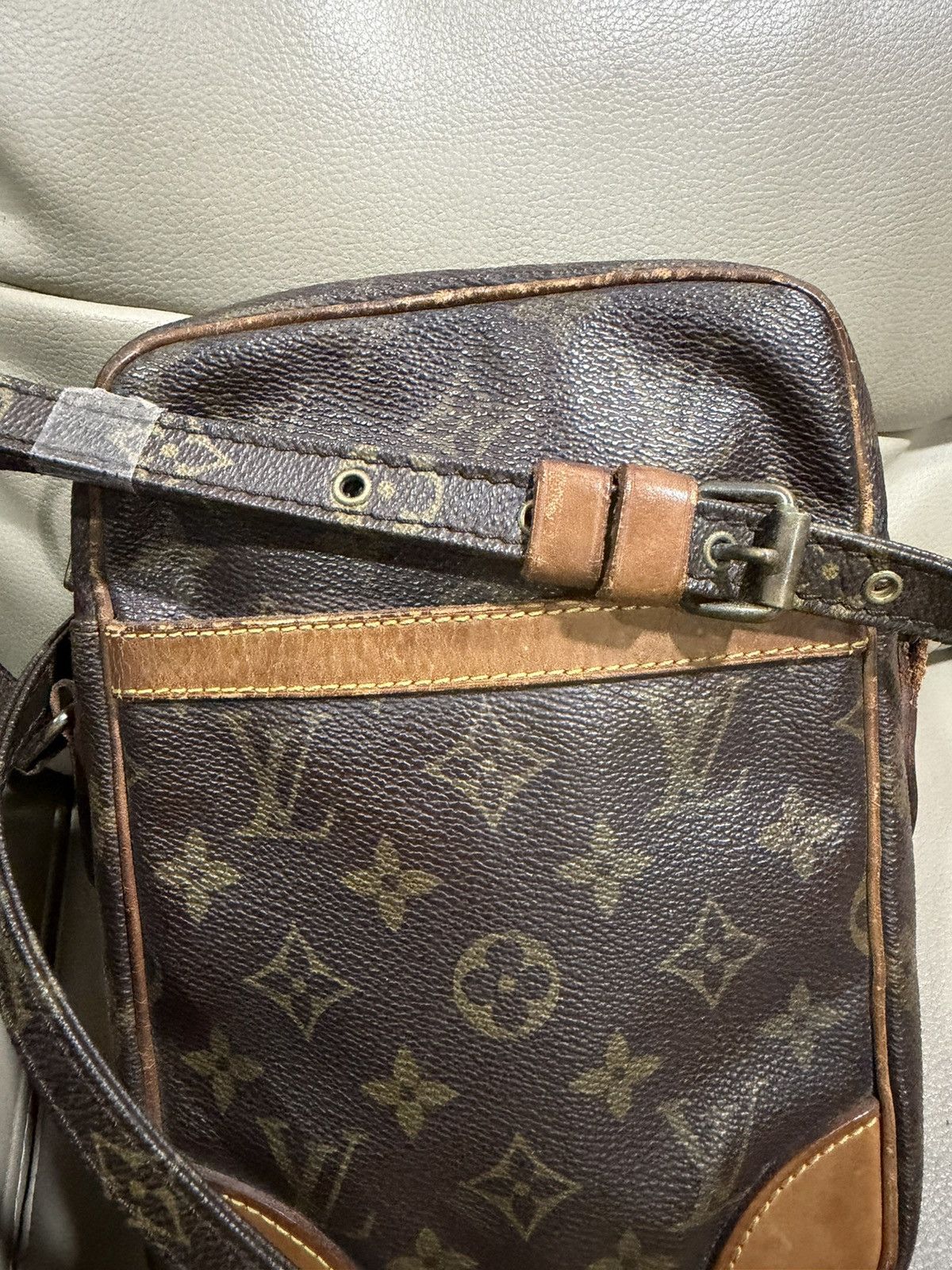 Louis Vuitton Authentic Vintage Louis Vuitton Monogram Danube Bag Size ONE SIZE - 6 Thumbnail