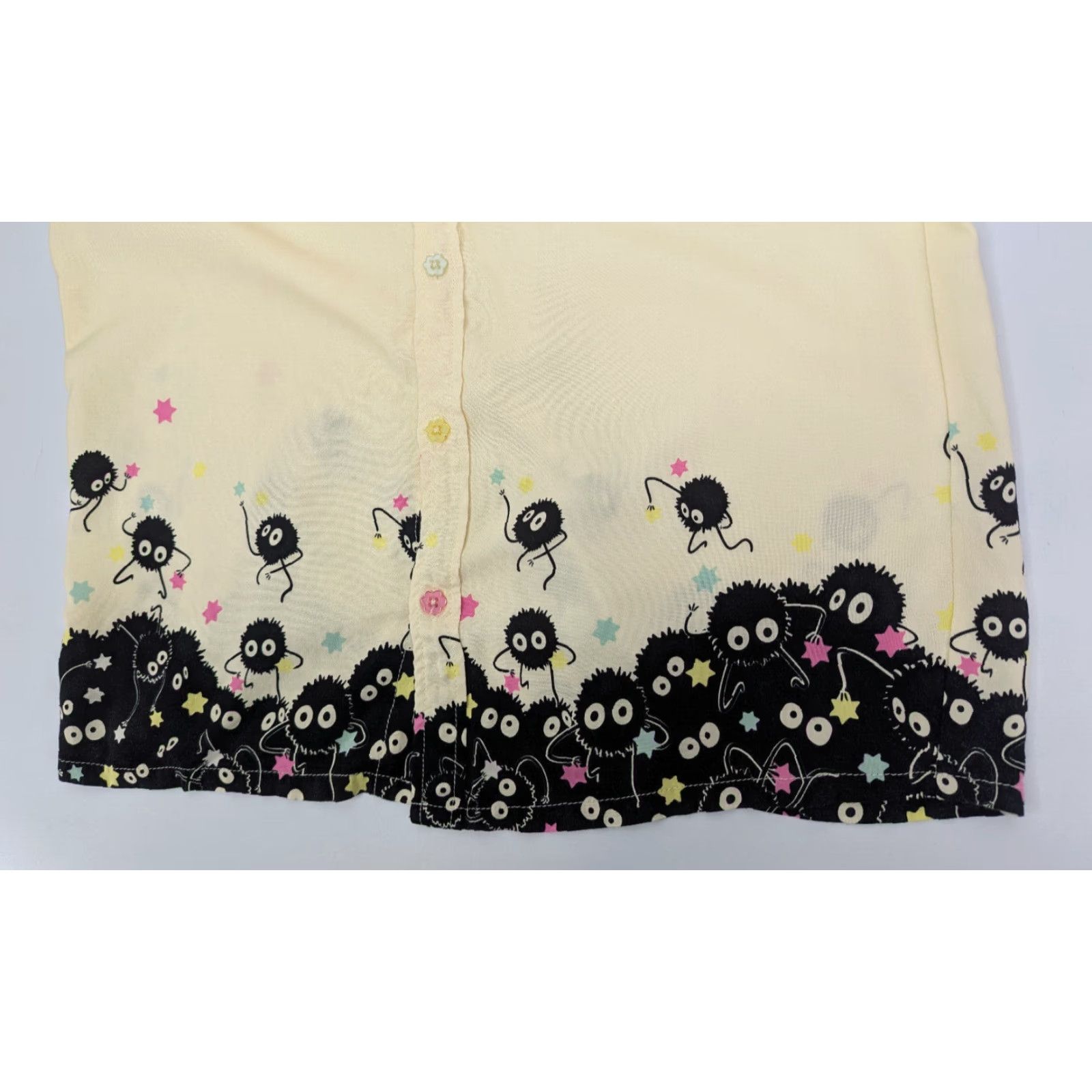 Vintage Spirited Away Dust Mites Soot Sprites Her Universe Button-Up Shirt Women S Beige Size S Size S / US 4 / IT 40 - 2 Thumbnail