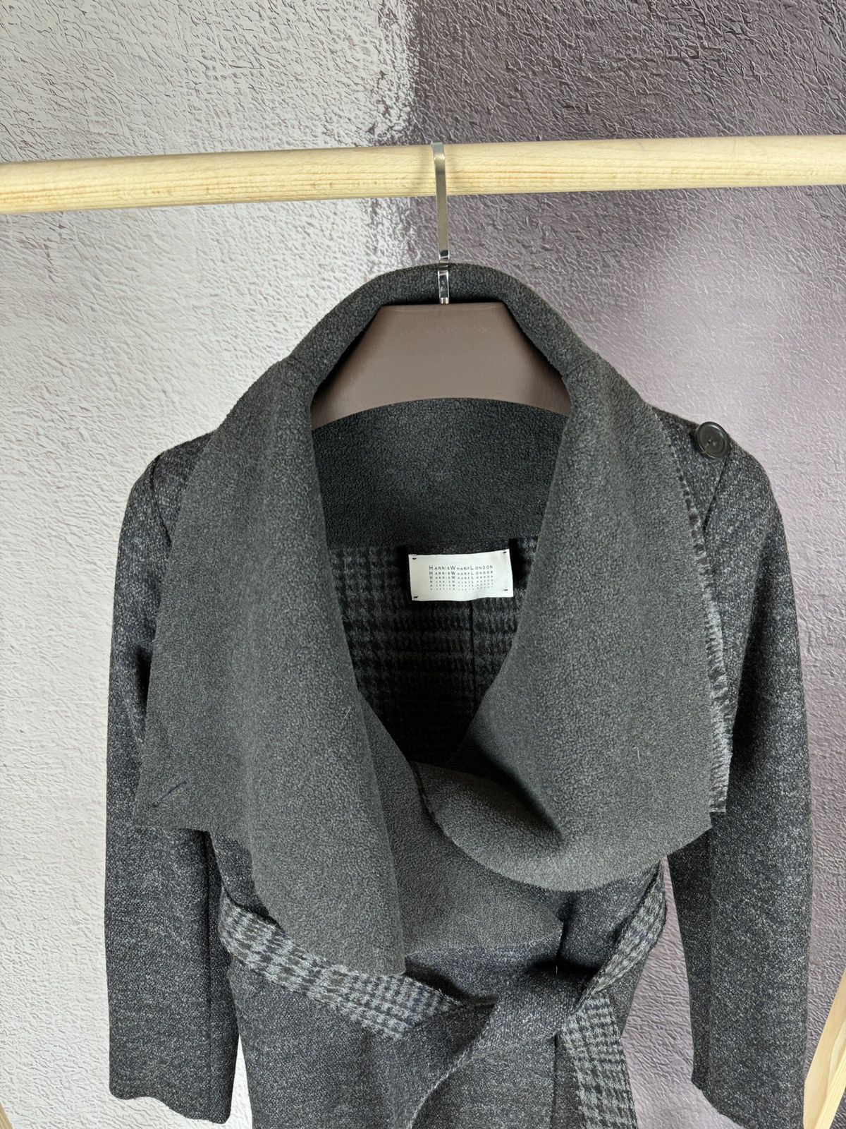 Harris Wharf London Harris Wharf London double breasted wool short coat belted Size M / US 6-8 / IT 42-44 - 7 Thumbnail