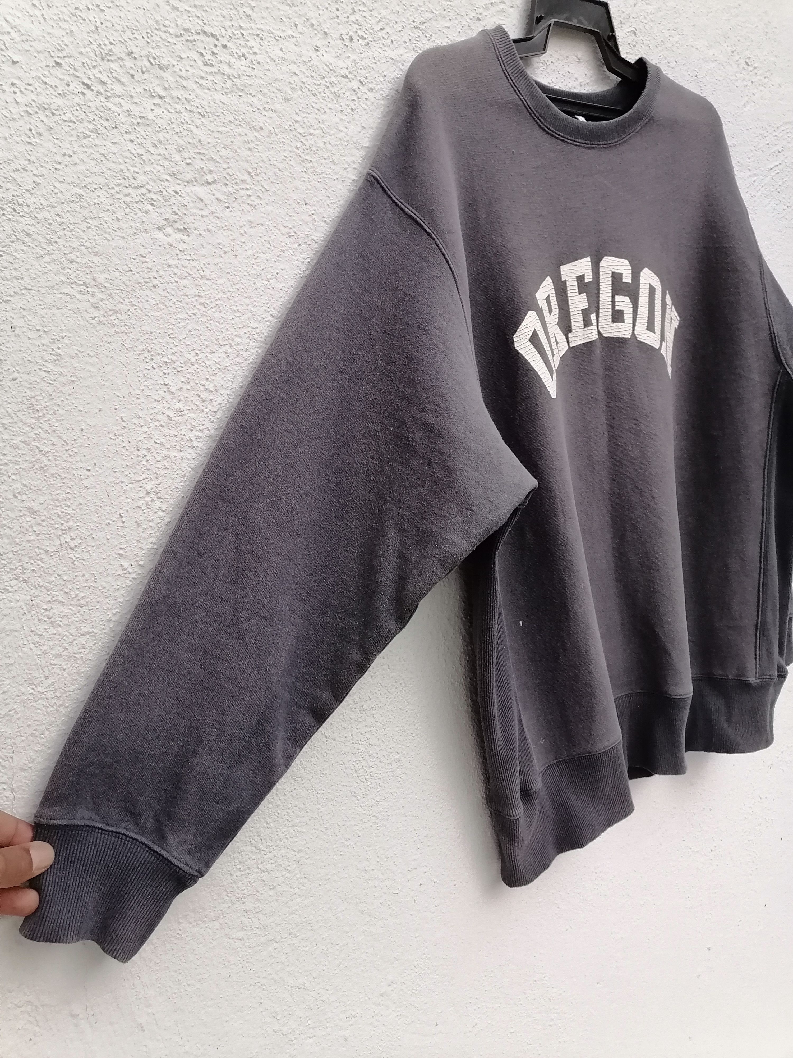 Vintage Trashed Faded Oregon Reverse Weave Sweatshirts Size US L / EU 52-54 / 3 - 3 Thumbnail