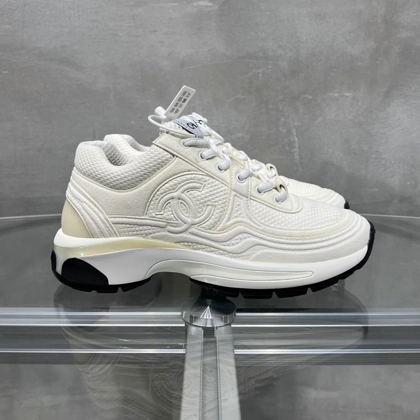 Chanel Chanel 24S White CC Sneaker 35 YH25175 Size US 4.5 / IT 34.5 - 4 Thumbnail