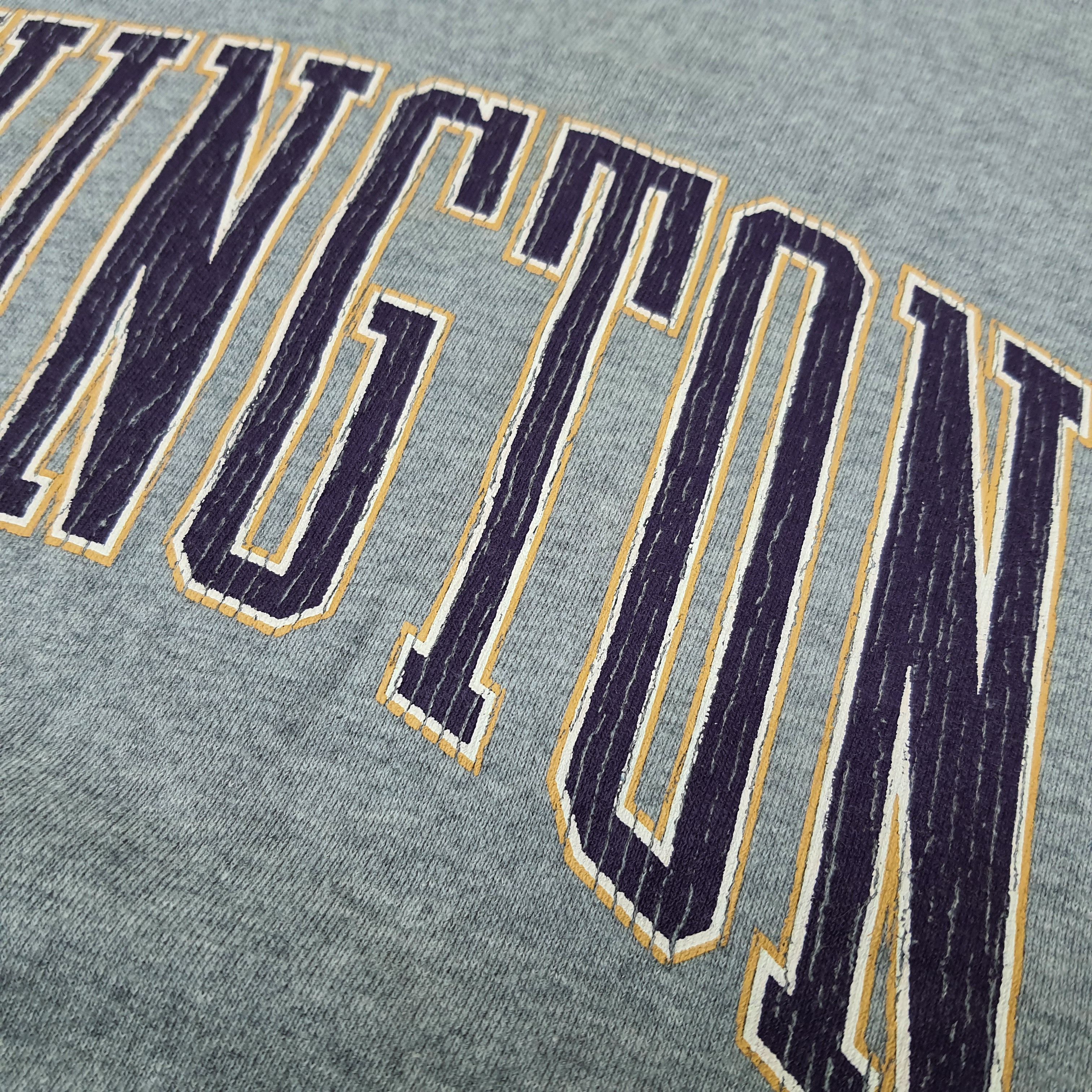 Vintage Vintage Washington Huskies Football Team Sweatshirt C262N4 Size US XL / EU 56 / 4 - 6 Thumbnail
