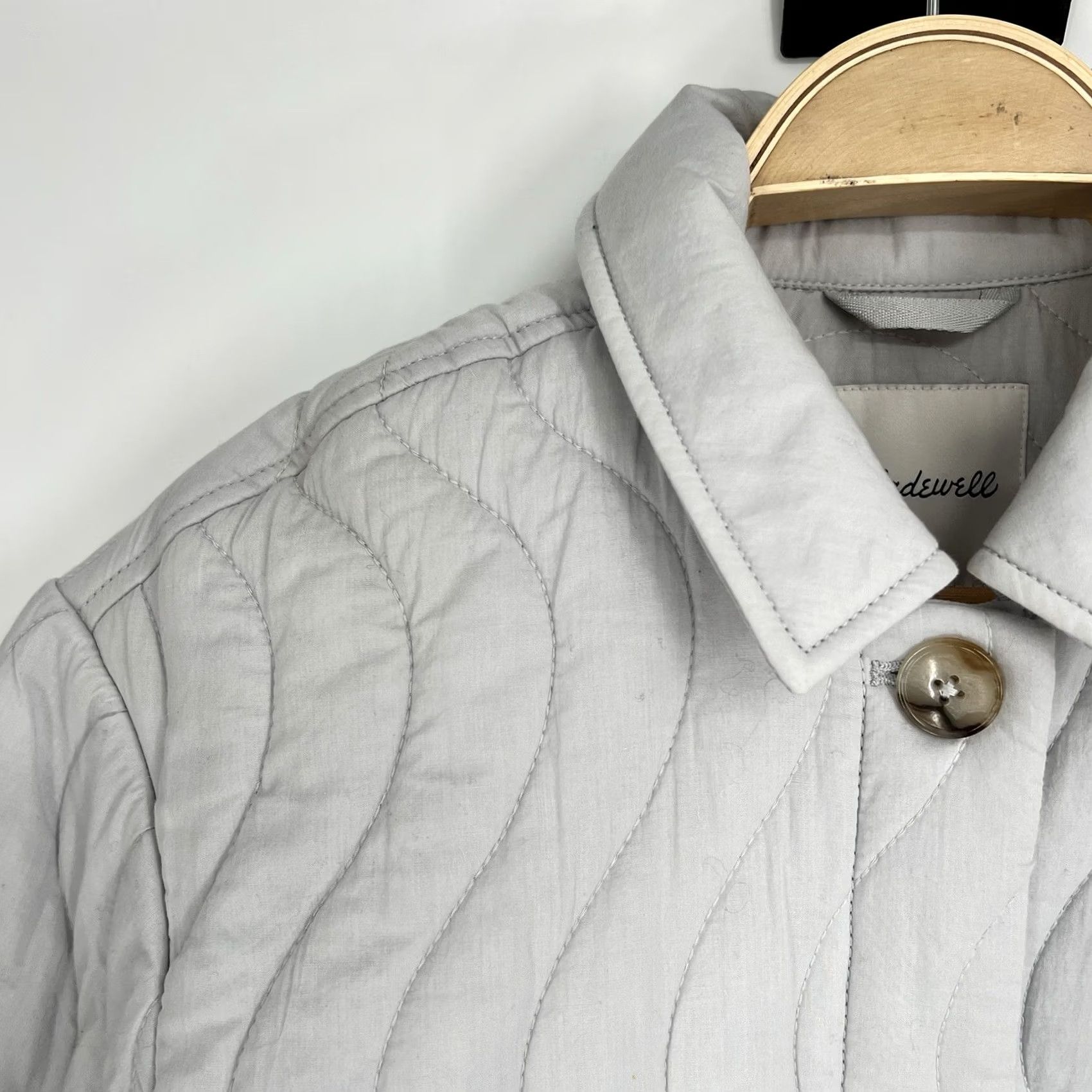 Madewell Madewell Quilted Belrose Shirt Jacket Women’s Size Small Light Gray Shirt Jacket Ladies Small Gray Quilted Belrose Madewell Size S / US 4 / IT 40 - 2 Thumbnail