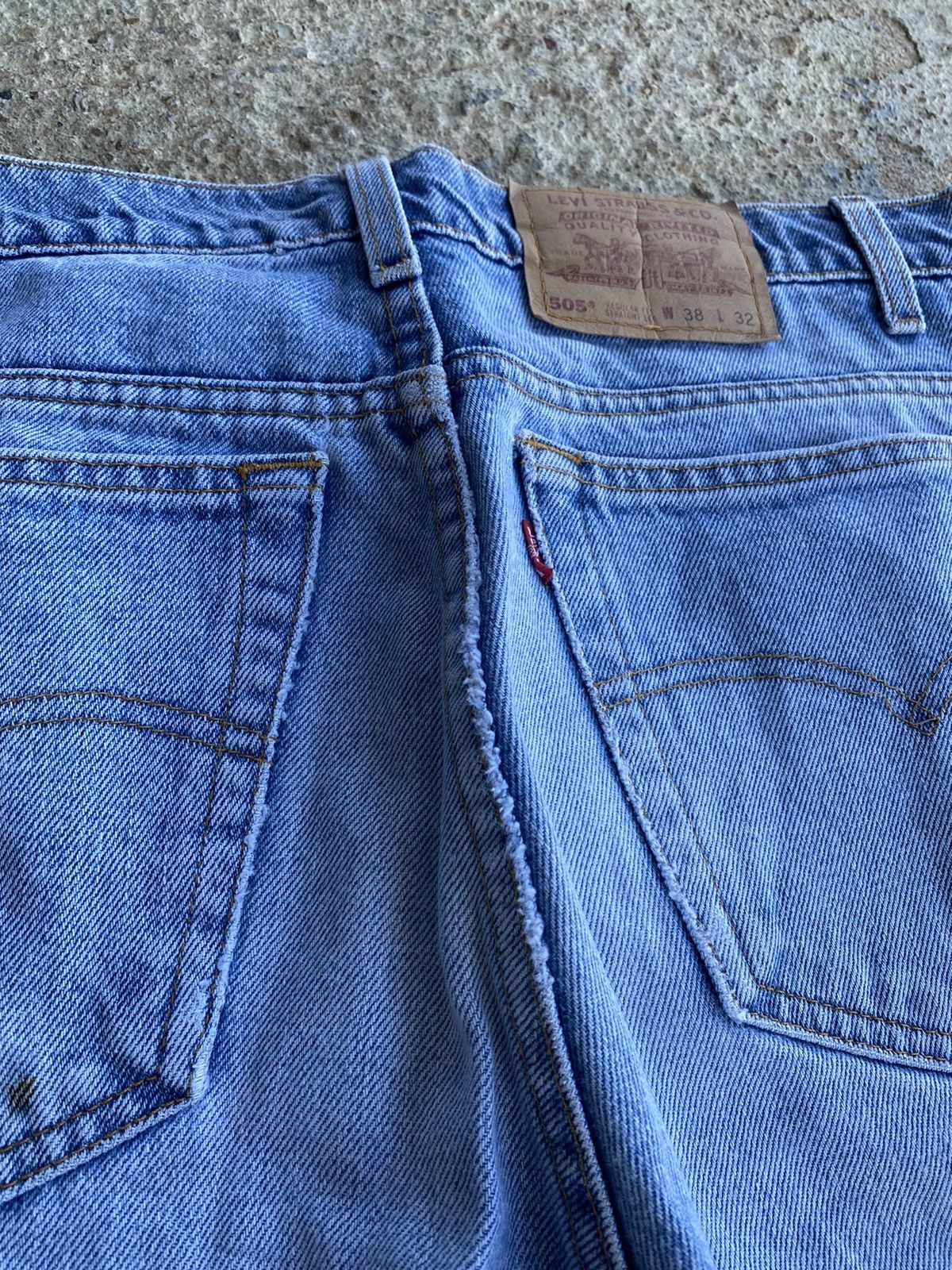 Jean × Levi's × Vintage Vintage 90’s Levi's Jeans 505 Light Wash Distressed Denim Size US 36 / EU 52 - 8 Thumbnail