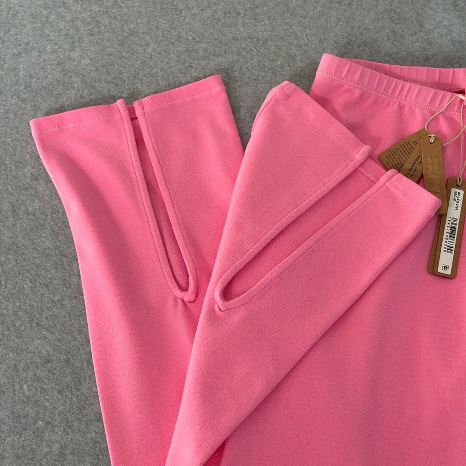 SKIMS Skims Outdoor Split Hem Legging - Bubble Gum Size 28" / US 6 / IT 42 - 5 Thumbnail