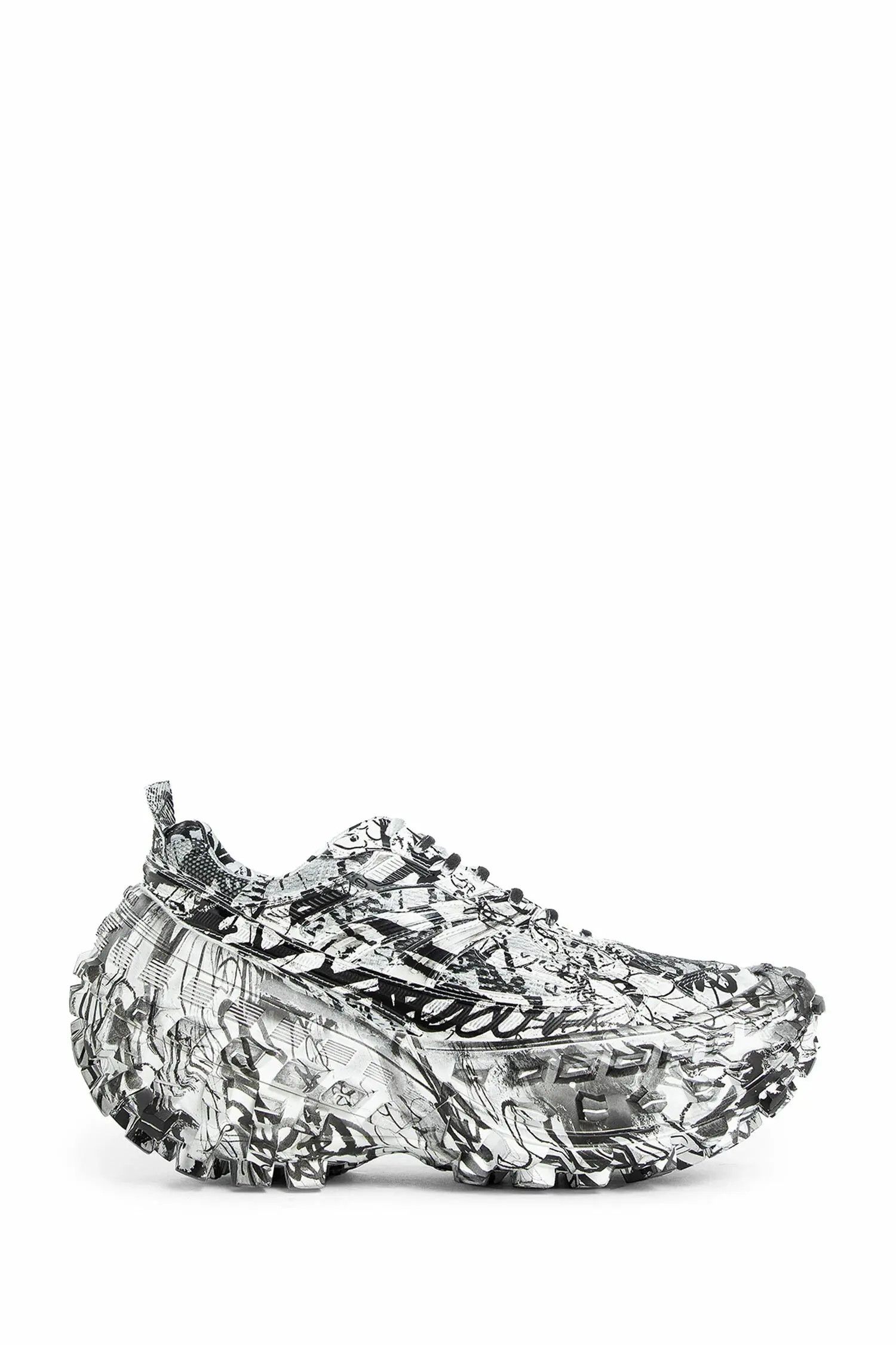 o1srvl11e1225 Bouncer Graffiti Sneakers in White/Black