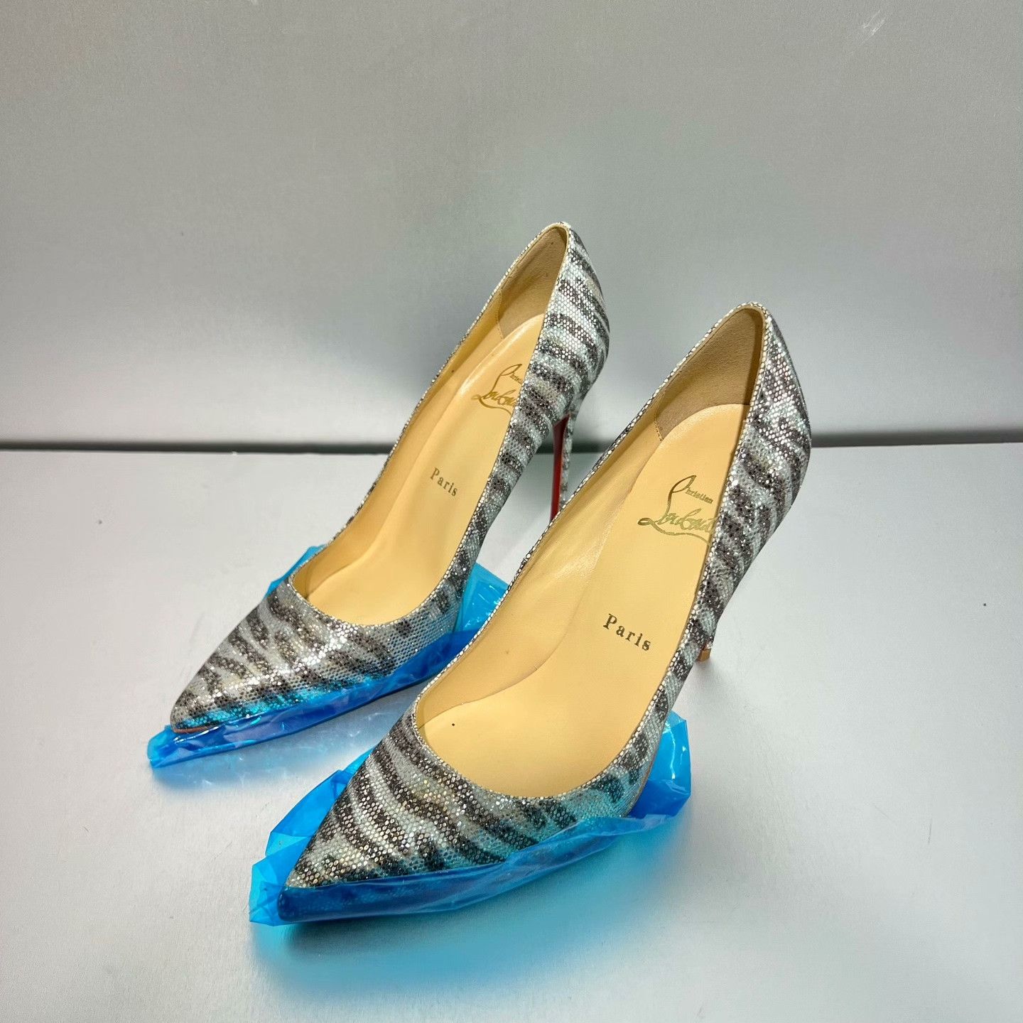 Christian Louboutin Christian Louboutin Red Lowtop Sneakers 38 Women Size US 7.5 / IT 37.5 - 1 Thumbnail