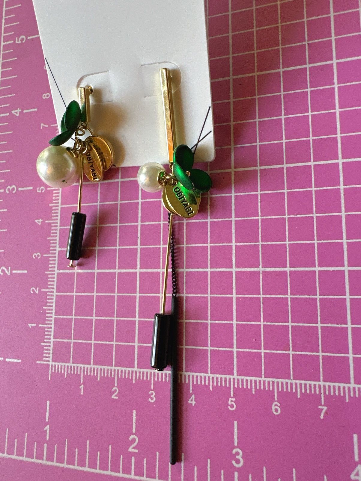Aldo Aldo mismatched green flower white pearl gold tone black Size ONE SIZE - 3 Thumbnail