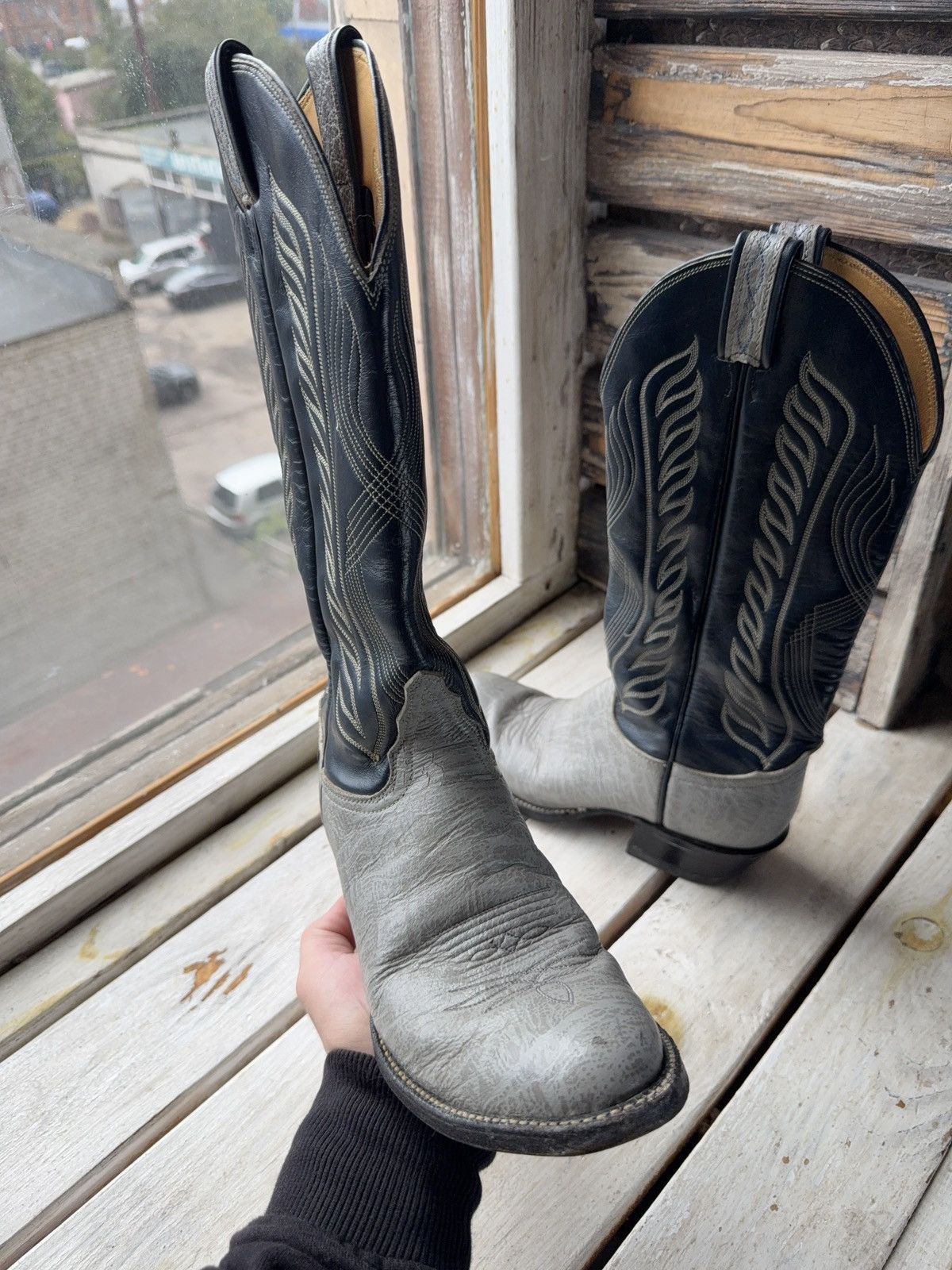 Tony Lama 00s Tony Lama M8119 Gray Navy Leather Cowboy Boots 7 R USA Size US 7 / EU 40 - 3 Thumbnail