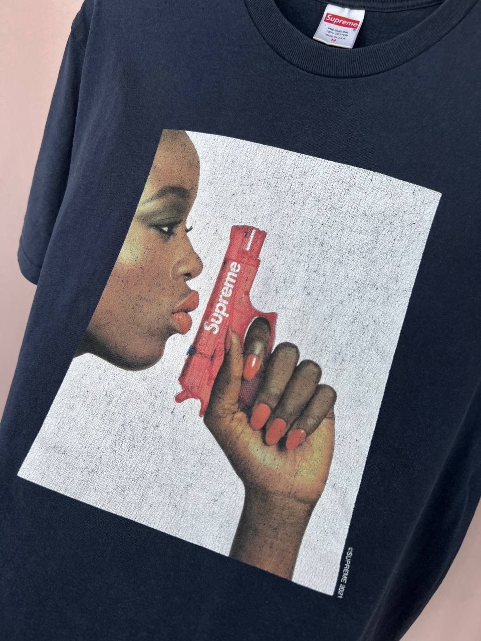 Supreme Supreme Water Pistol Logo T-Shirt Mens Size M Oversized Size US M / EU 48-50 / 2 - 9 Thumbnail