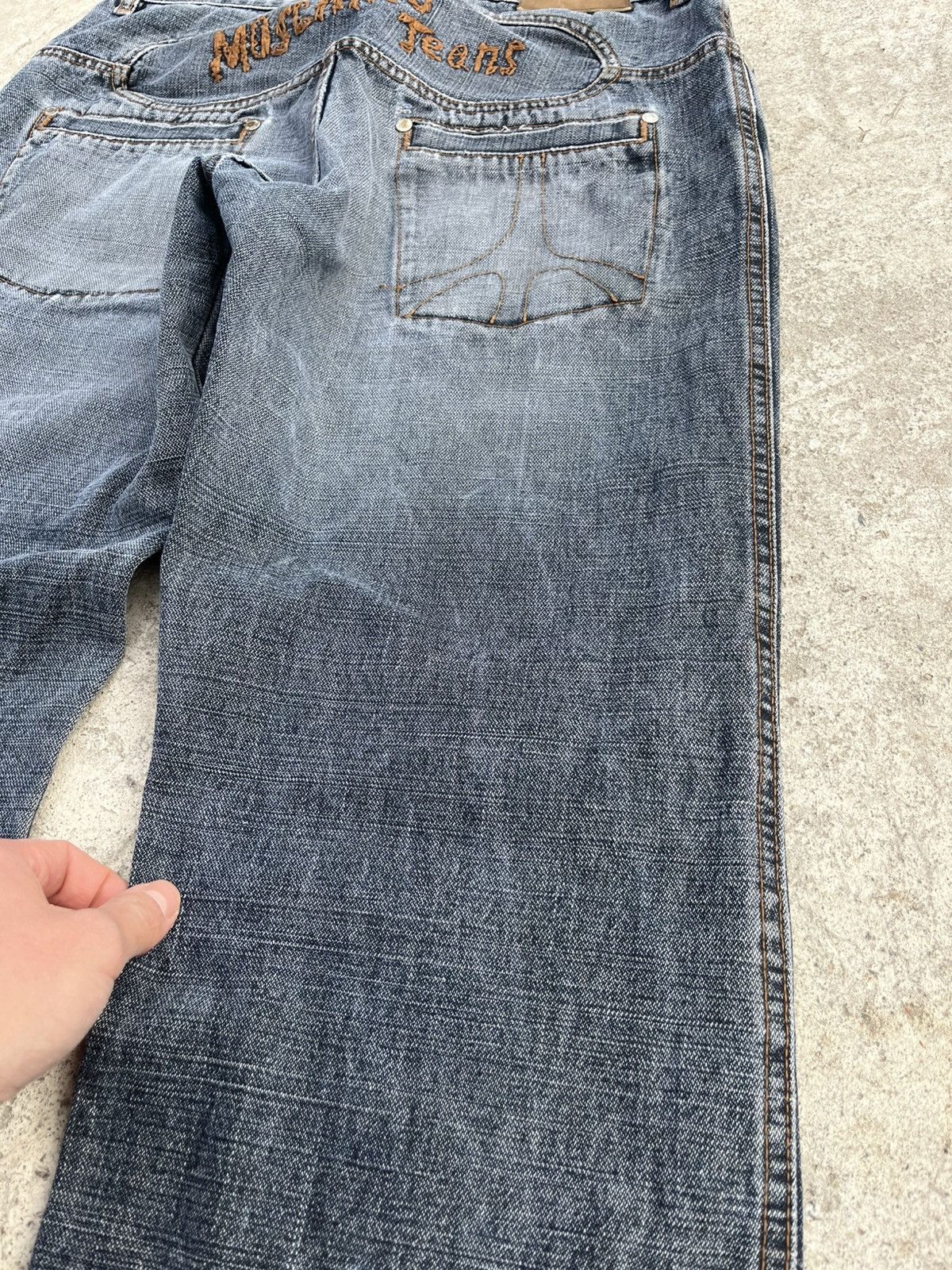 Japanese Brand × Moschino Moschino Vintage Big Logo Faded Distressed Denim Jeans Y2K Size US 30 / EU 46 - 7 Thumbnail