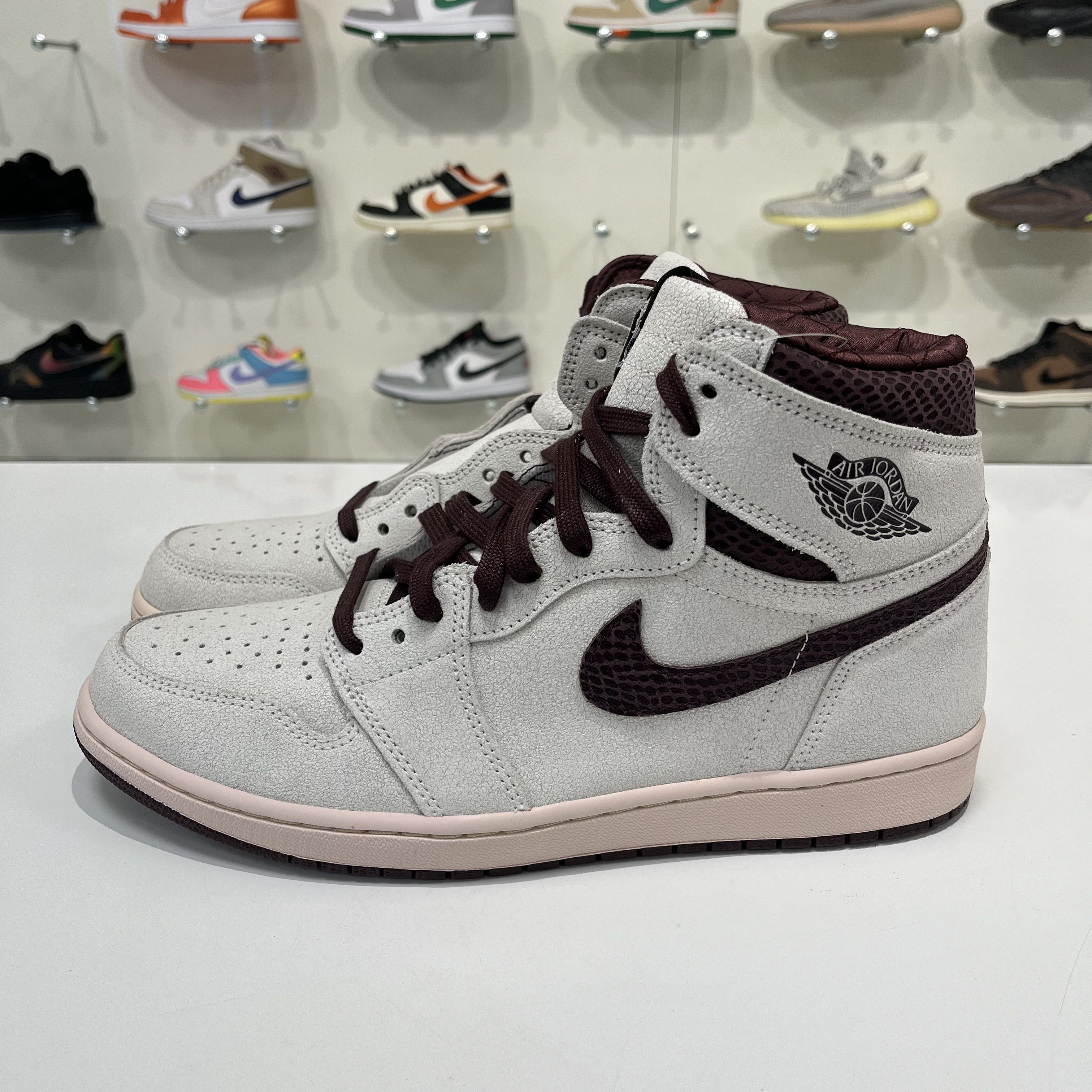 A Ma Maniere × Nike Air Jordan 1 Retro High OG A Ma Maniére Size US 12 / EU 45 - 2 Thumbnail