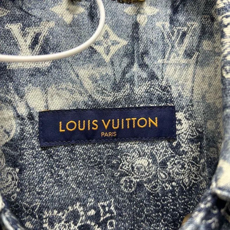 Louis Vuitton Louis Vuitton Denim Tie-Dye Logo Shirt. Size US L / EU 52-54 / 3 - 3 Thumbnail