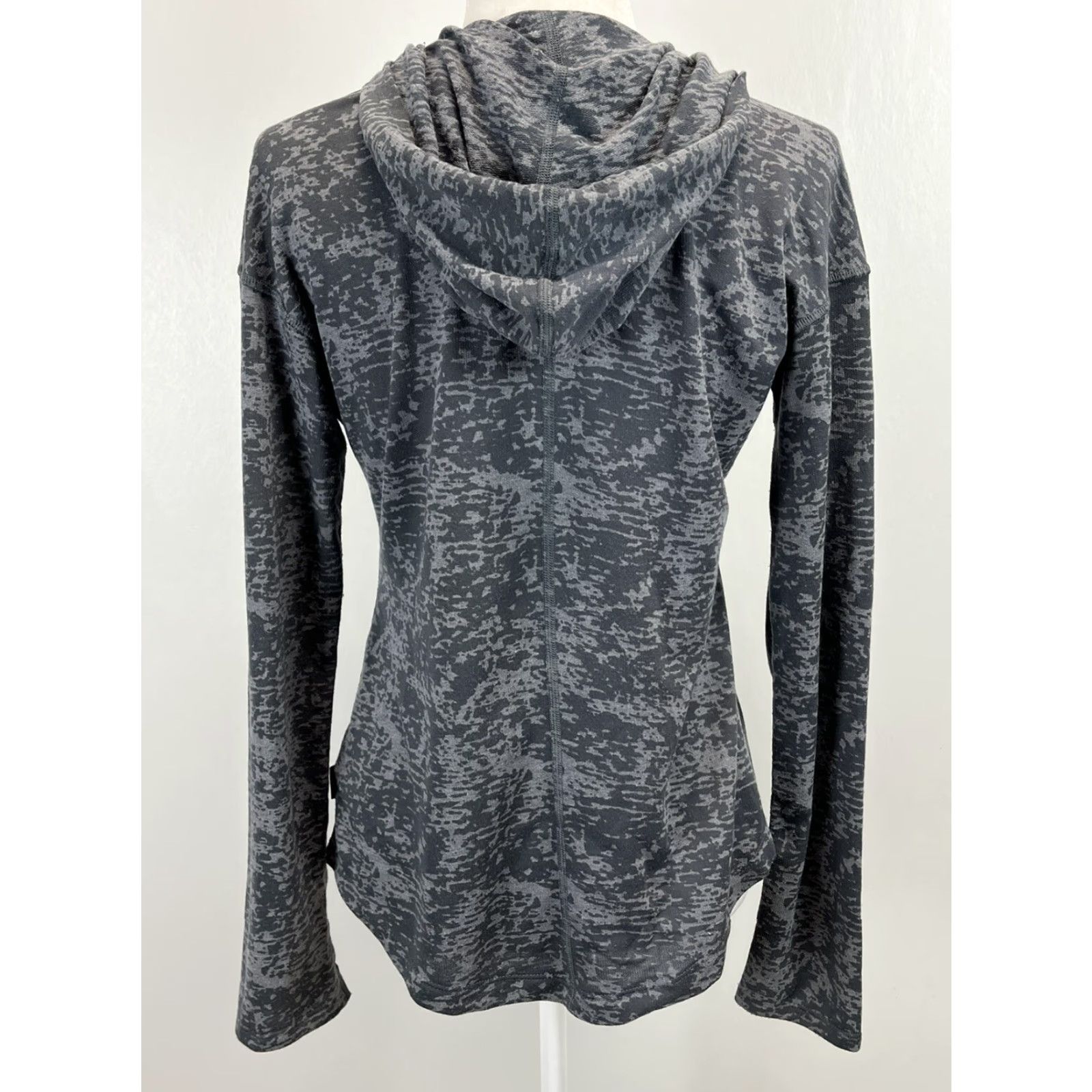 Mountain Hardwear Mountain Hardwear Pullover Hoodie Shirt Sz Medium Womens Slub Grey Lightweight Size M / US 6-8 / IT 42-44 - 3 Thumbnail