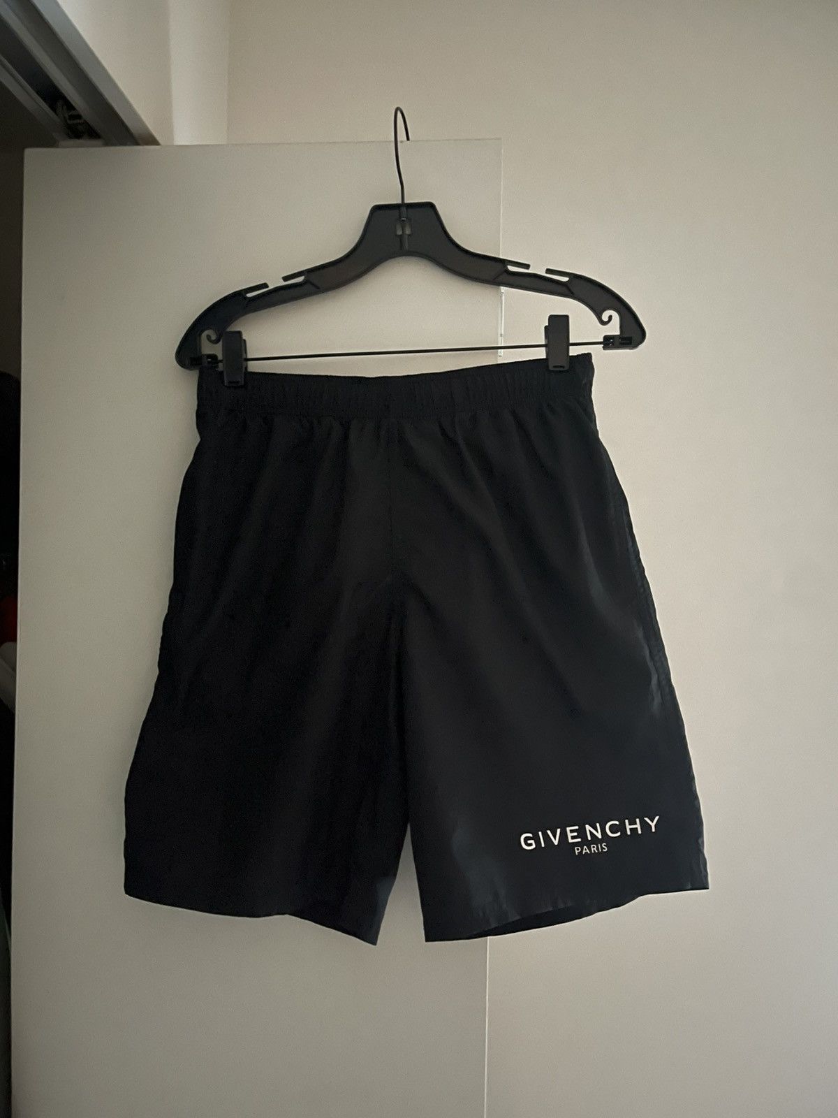 Givenchy Givenchy Black Long Swim Shorts Size US 32 / EU 48 - 1 Thumbnail