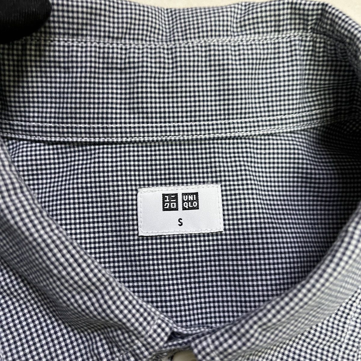 Uniqlo Uniqlo Small Checkered Button Up Shirt Size US S / EU 44-46 / 1 - 4 Thumbnail