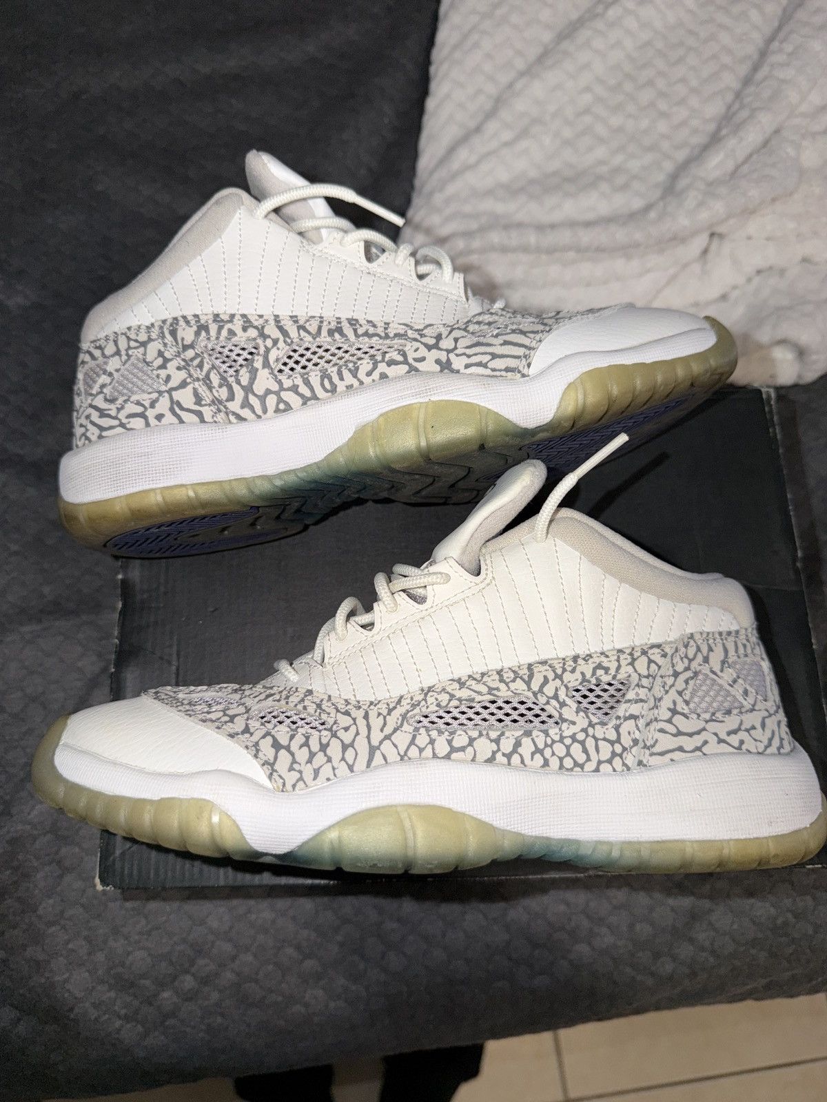 Jordan Brand Air Jordan 11 Retro Low IE BG ‘Cobalt’ Size US 7 / EU 40 - 1 Thumbnail