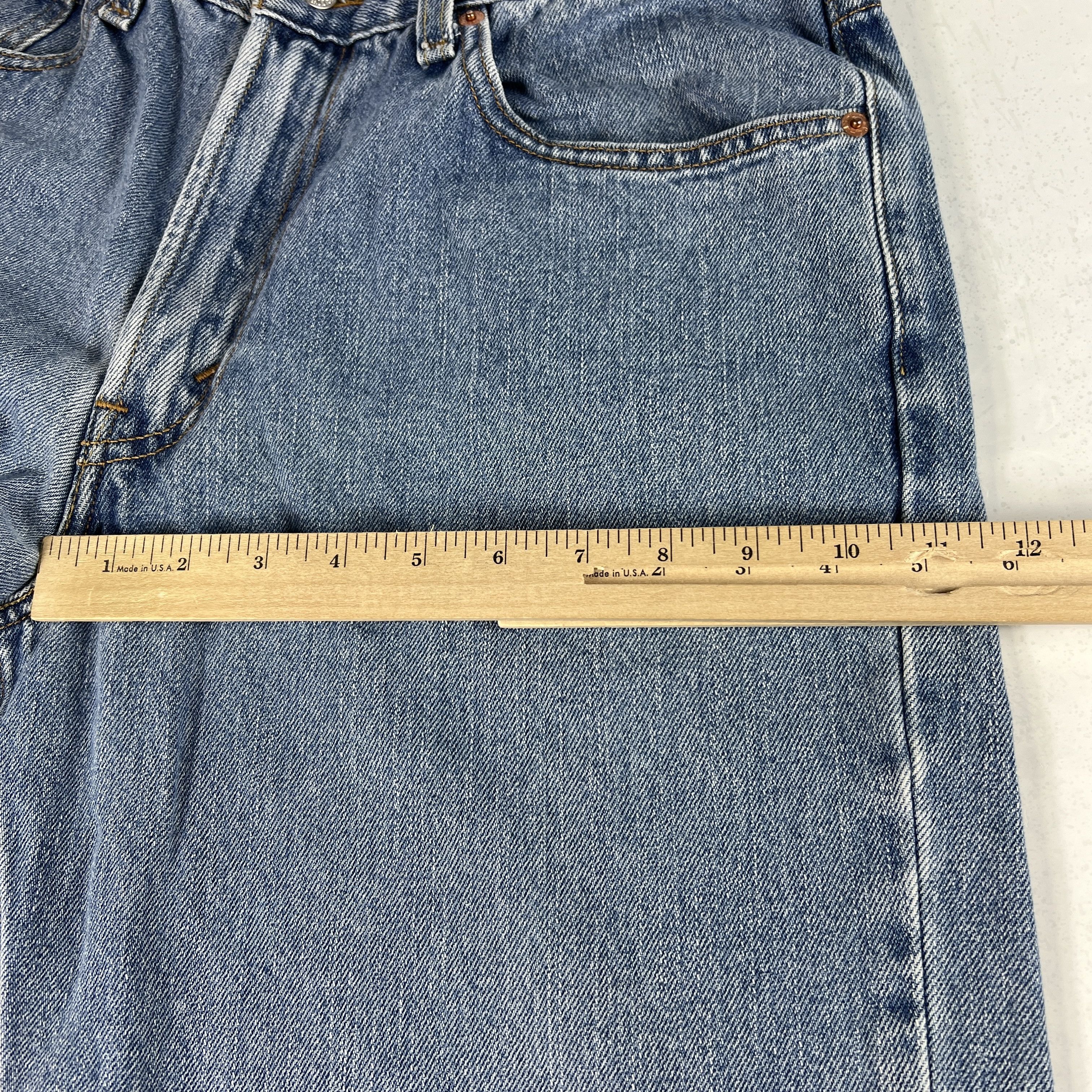 Levi's Y2K Levi's Jeans 550 Relaxed Fit Blue Faded Cotton Denim Size US 33 - 21 Thumbnail