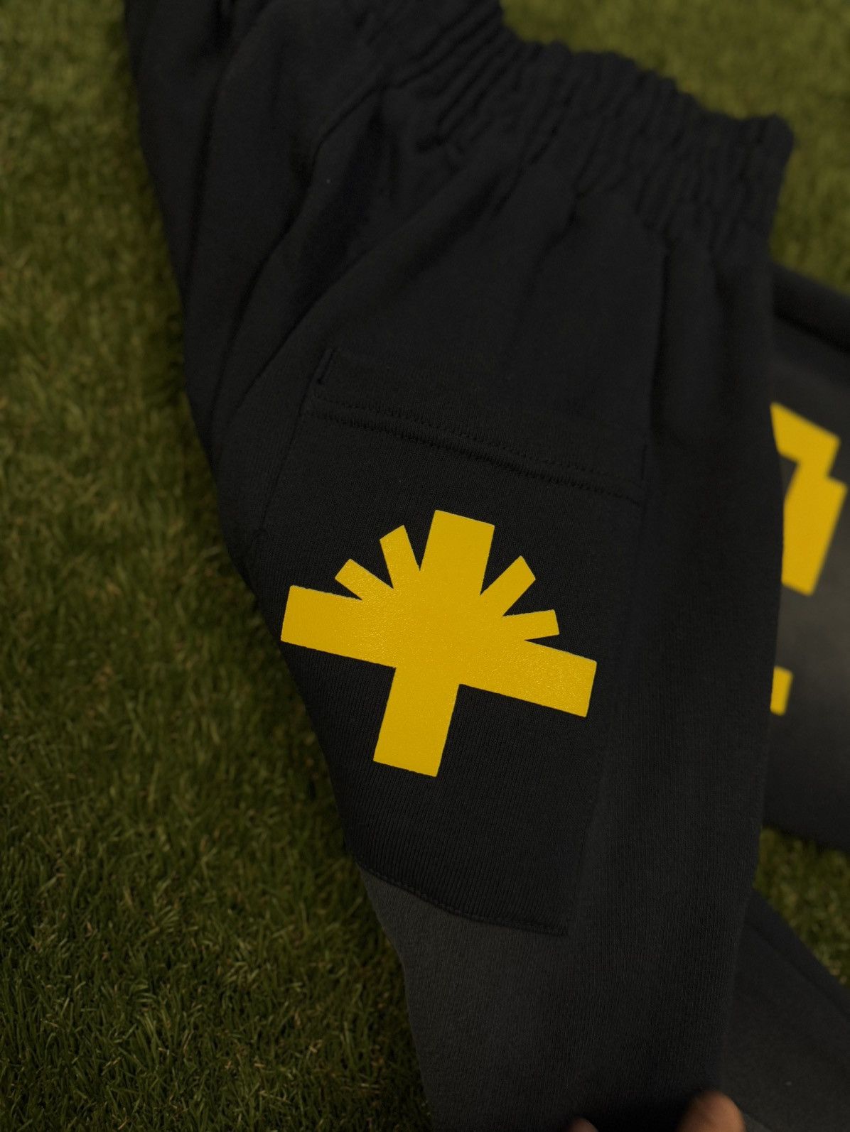 Vertabrae Vertabrae C-2 Sweatpants Blue Yellow Size M (NEW) Size US 30 / EU 46 - 5 Thumbnail