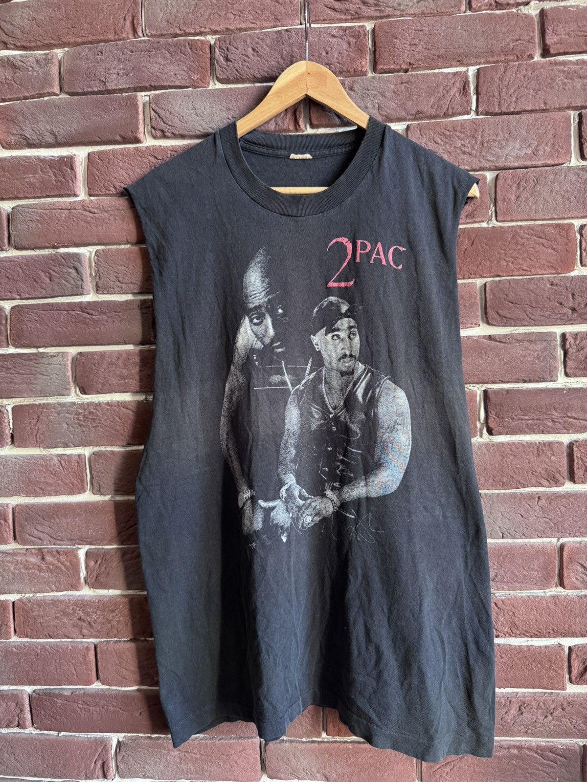 Band Tees Vintage 90s 2pac Tupac Shakur Legend Cutoff Tshirt Rap Band Size US L / EU 52-54 / 3 - 1 Thumbnail