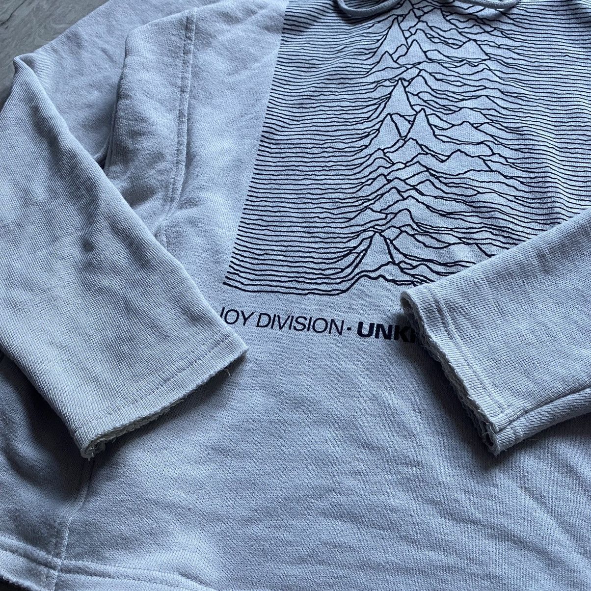 Band Tees JOY DIVISION Y2K UNKNOWN PLEASURES BIG LOGO HOODIE Size US M / EU 48-50 / 2 - 4 Thumbnail