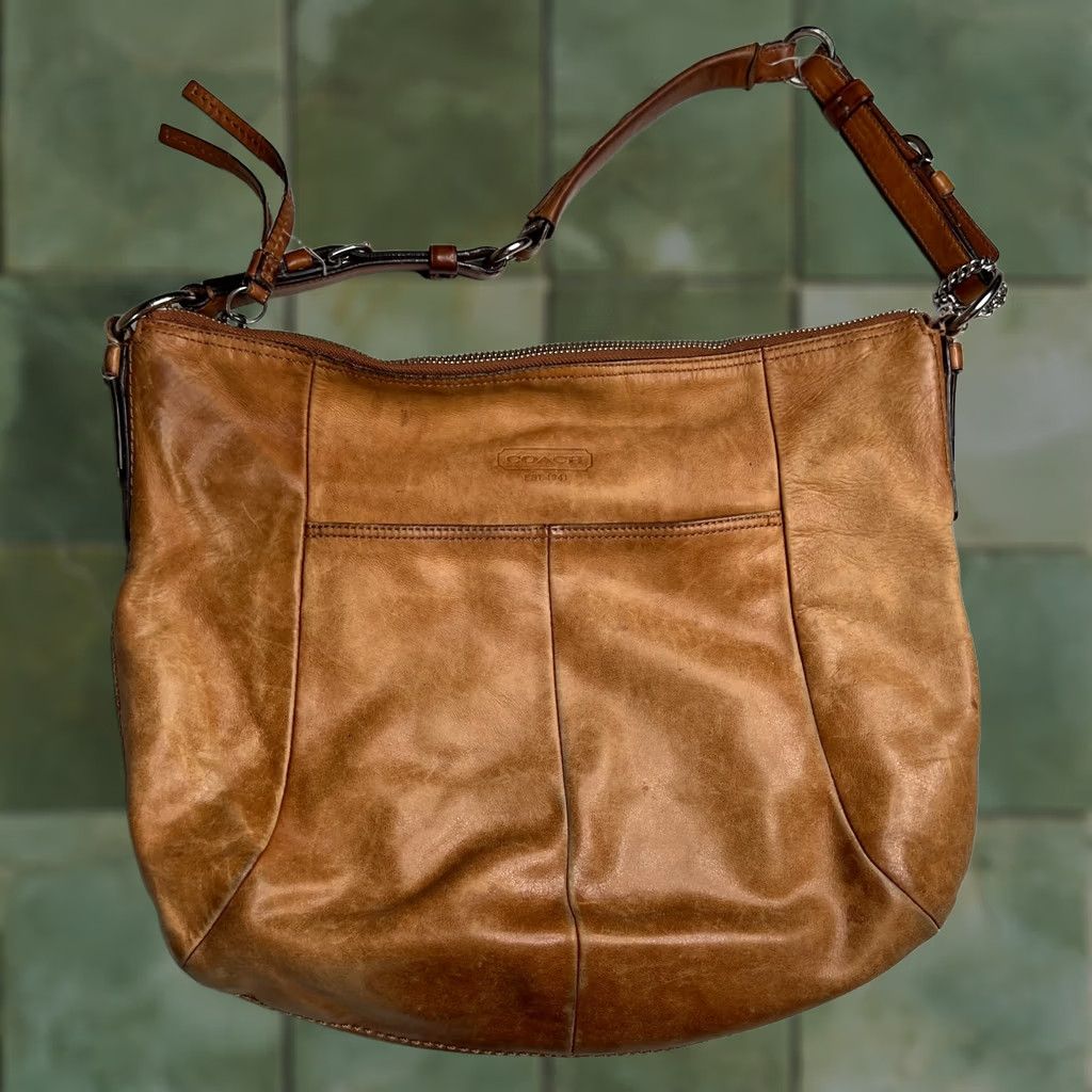 Coach VTG Coach Brown Leather Shoulder Bag Hobo Purse Pink Lining Medium Womens Size ONE SIZE - 1 Thumbnail