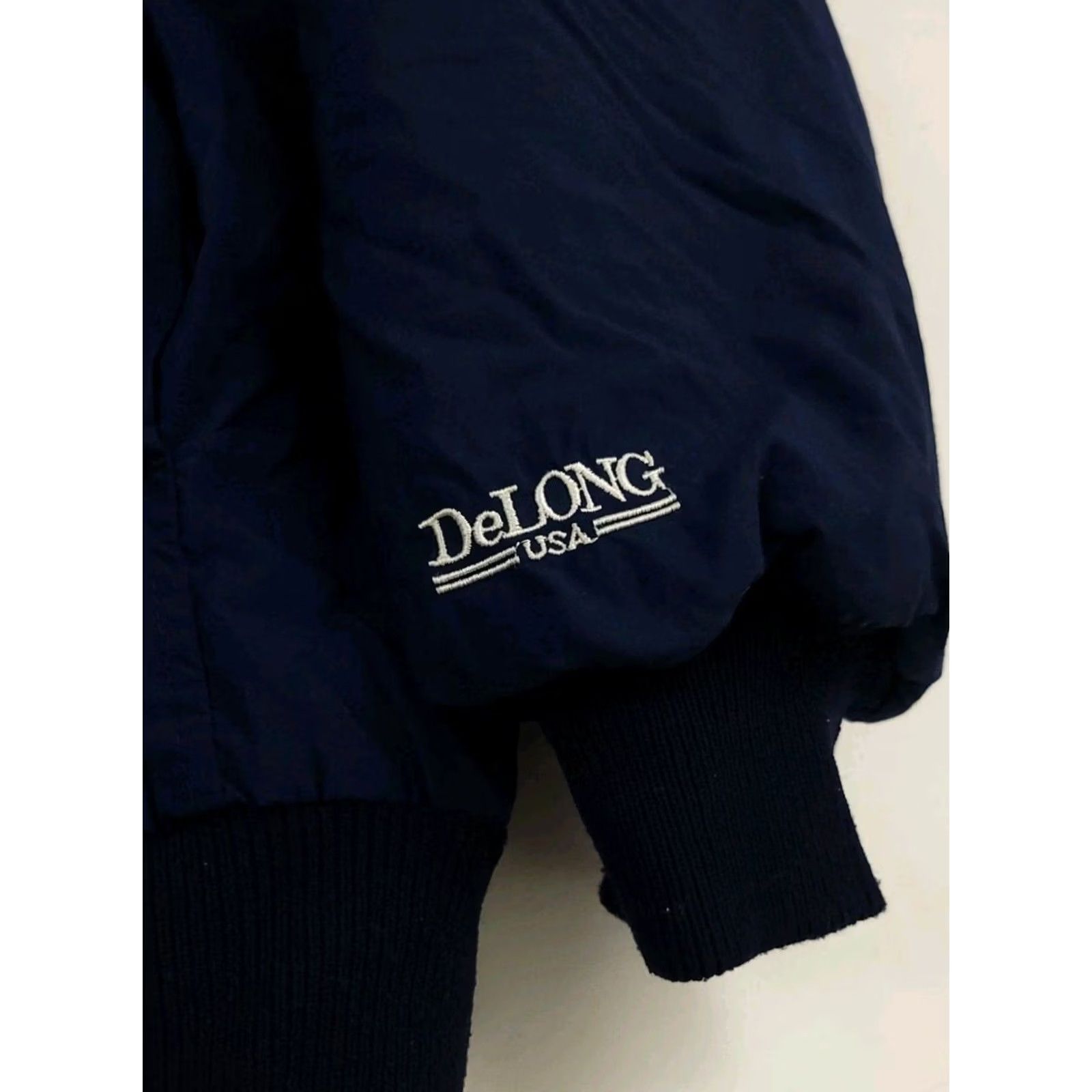 Vintage VINTAGE University Michigan Wolverines DeLong Embroidered Insulated Jacket Shirt Hoodie? Size US XL / EU 56 / 4 - 7 Thumbnail