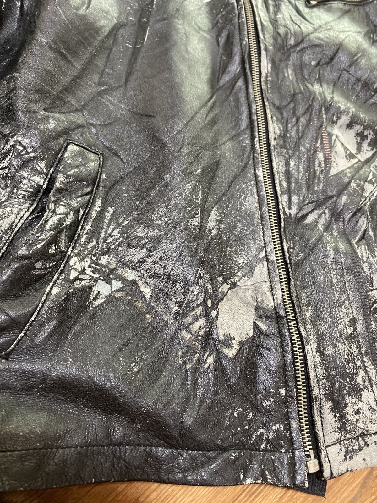 Marlboro × Vintage The Marlboro leather jacket has very cool details Size US M / EU 48-50 / 2 - 9 Thumbnail
